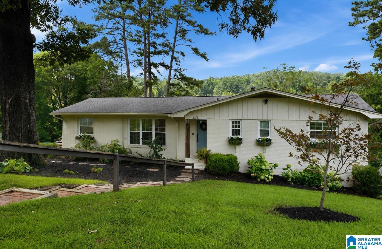 1575 Valley View Circle — photo