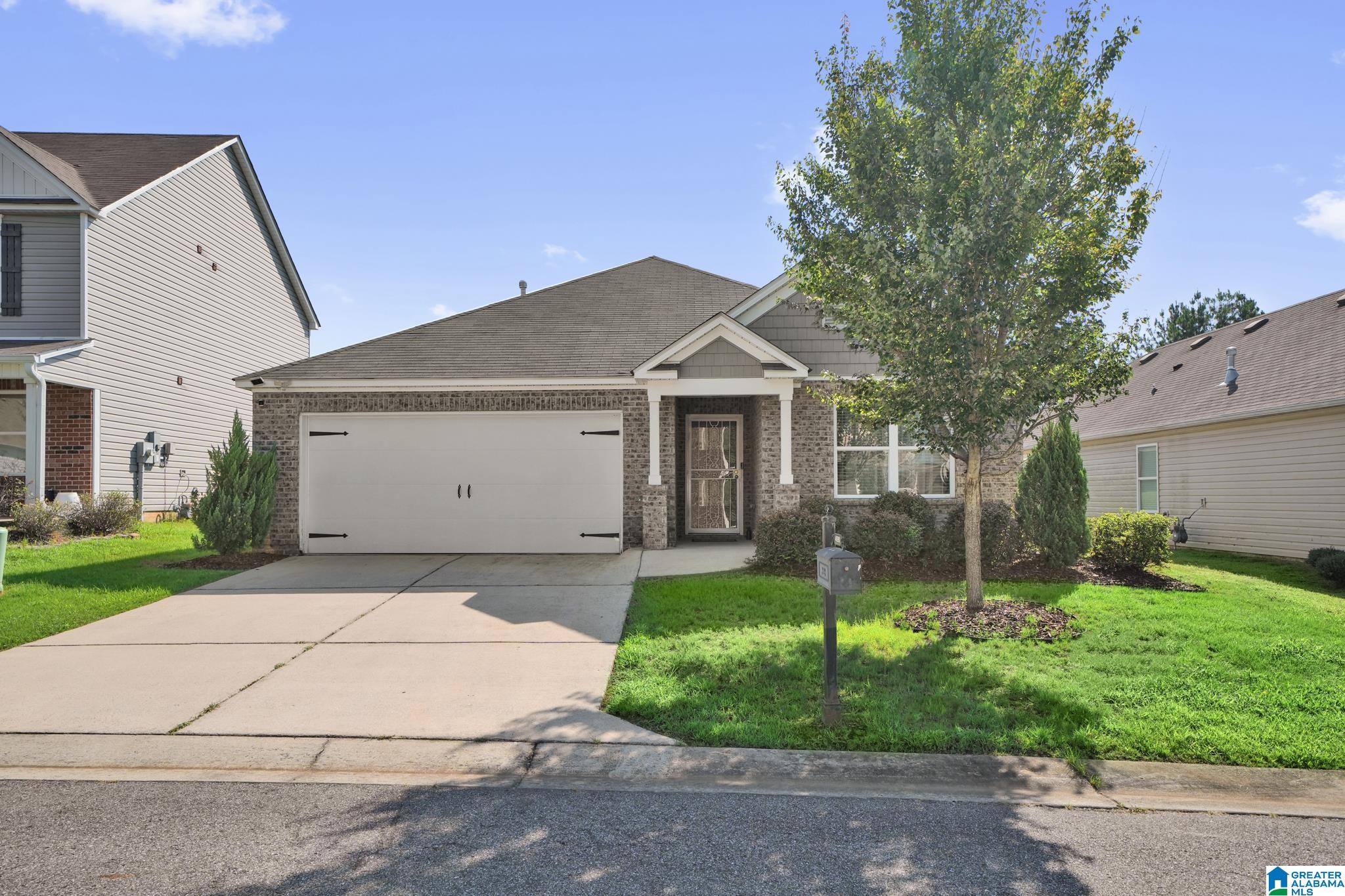 4690 Woodford Circle — photo