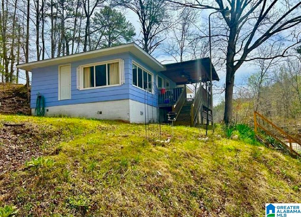 2661 Underwood Ferry Road — photo