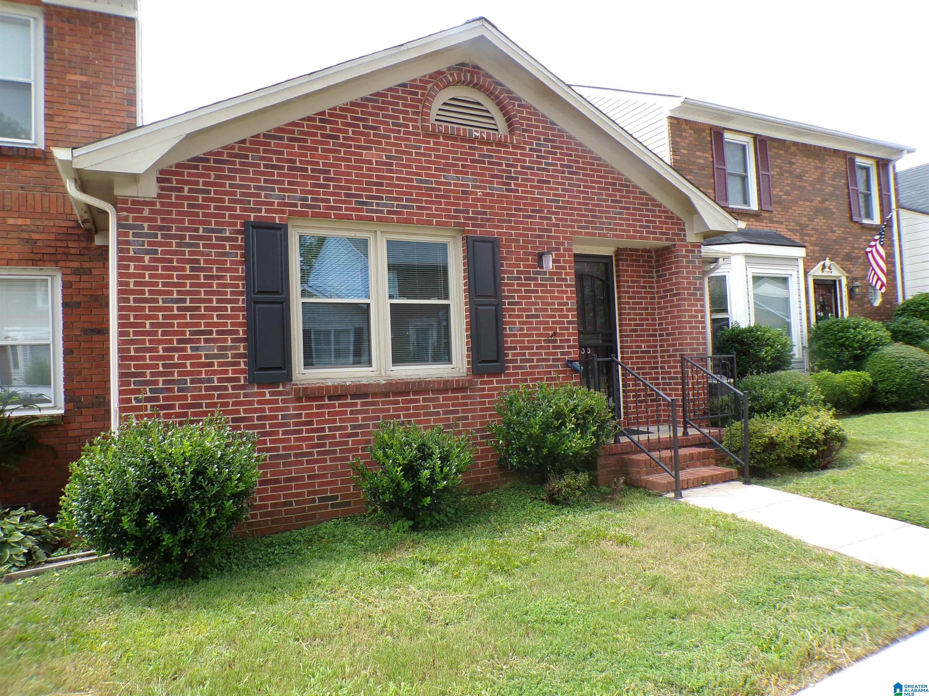 1536 Cambridge Place — photo