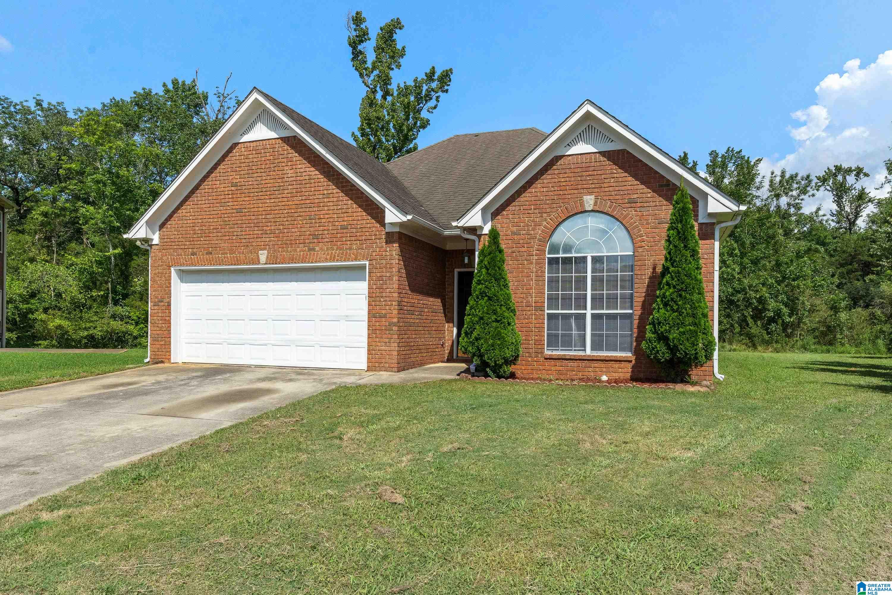 1512 Amberley Woods Circle — photo