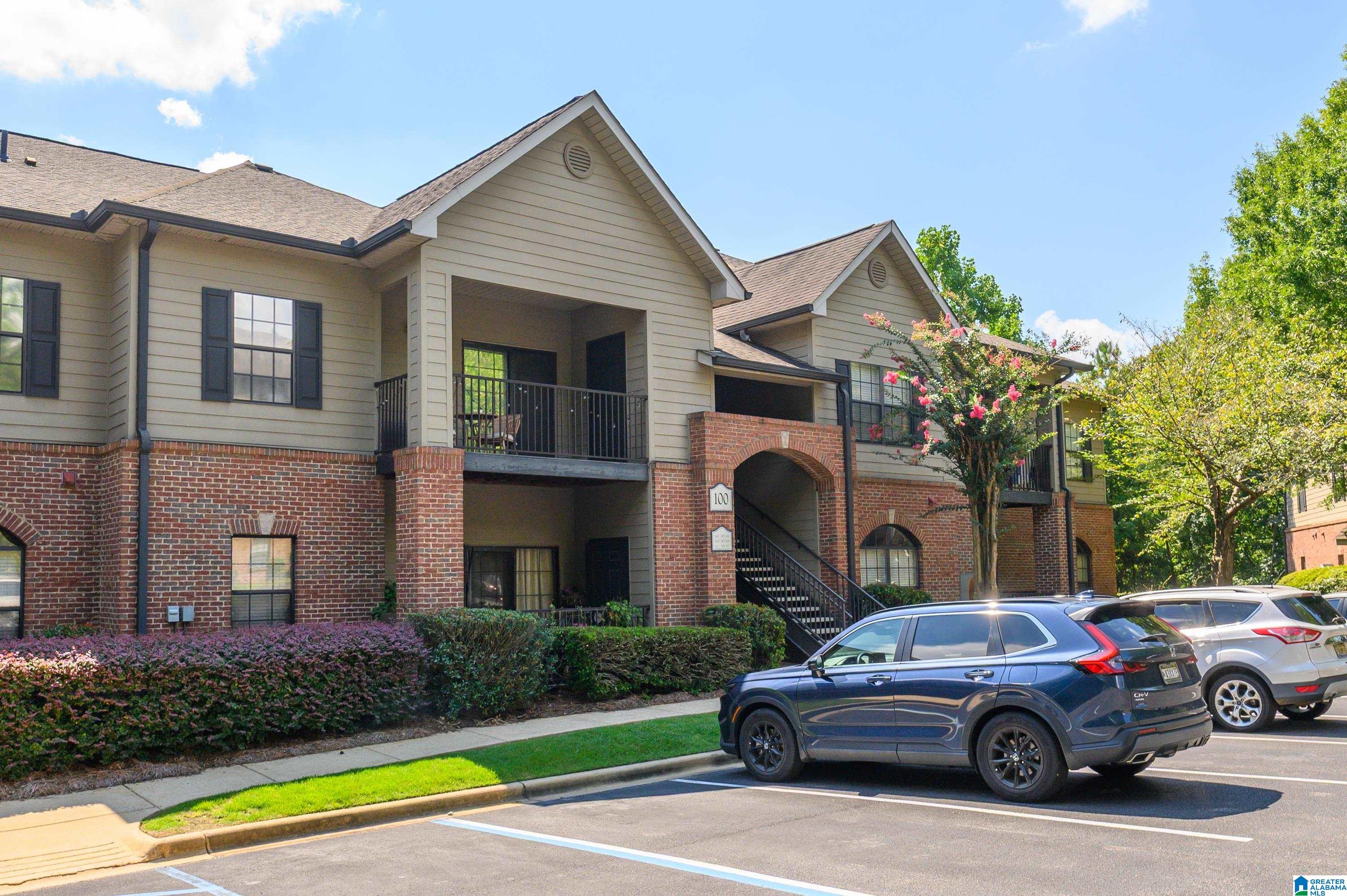 110 Sterling Oaks Drive — photo