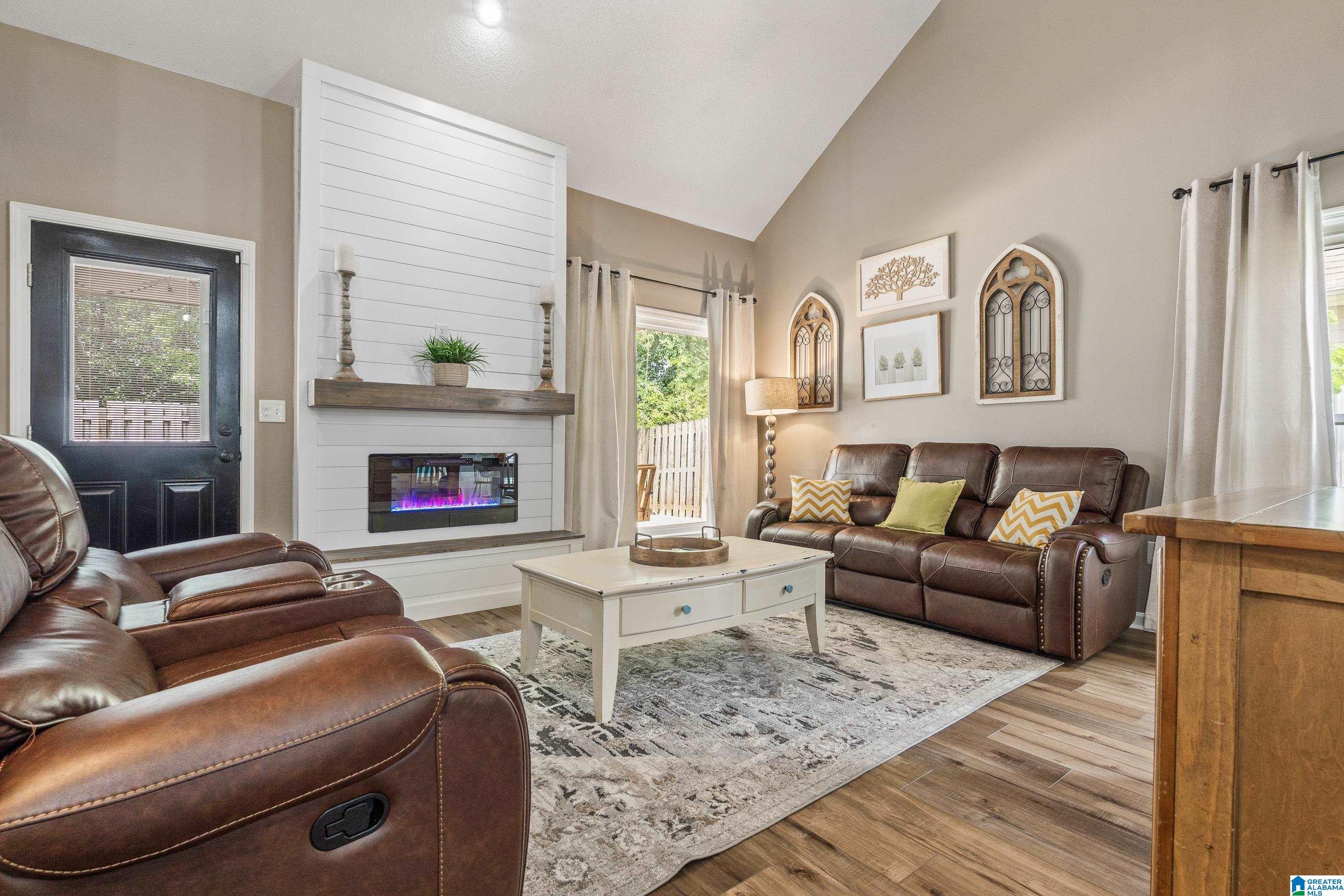 1301 Amberley Woods Drive — photo
