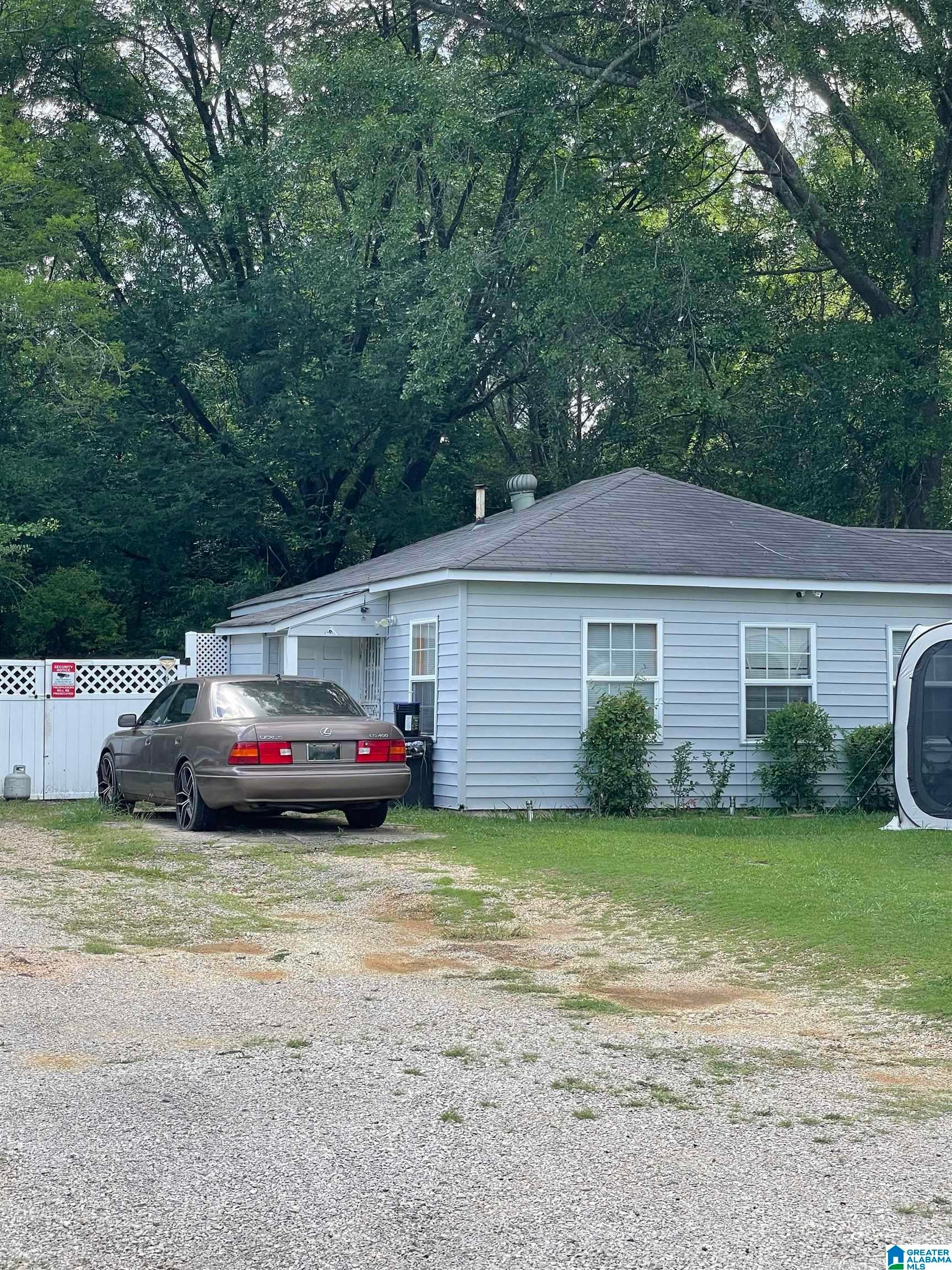121 Houston Drive — photo