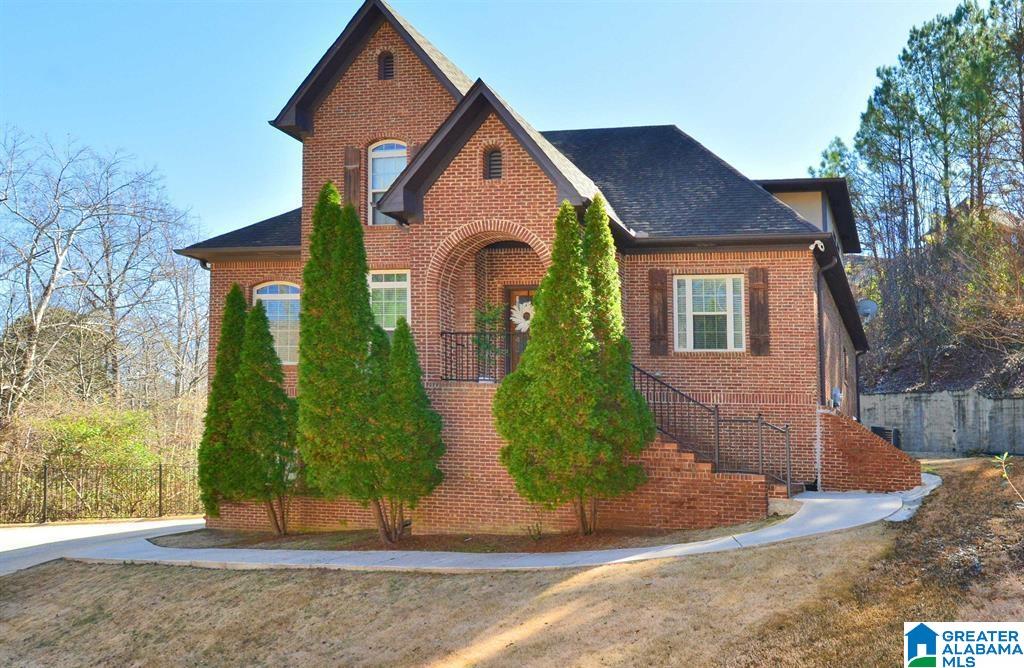 221 Castlehill Drive — photo