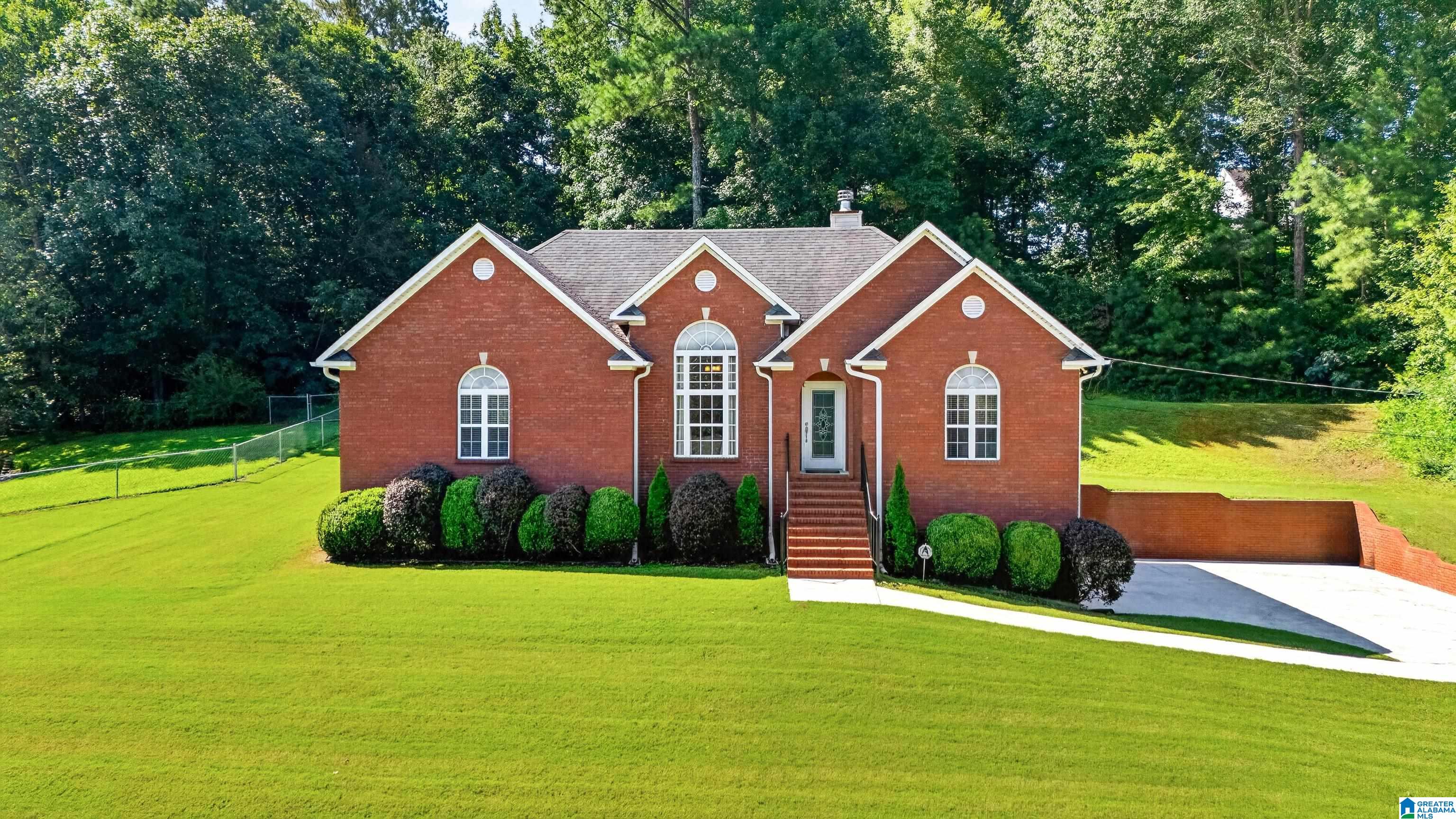 238 Magnolia Circle — photo