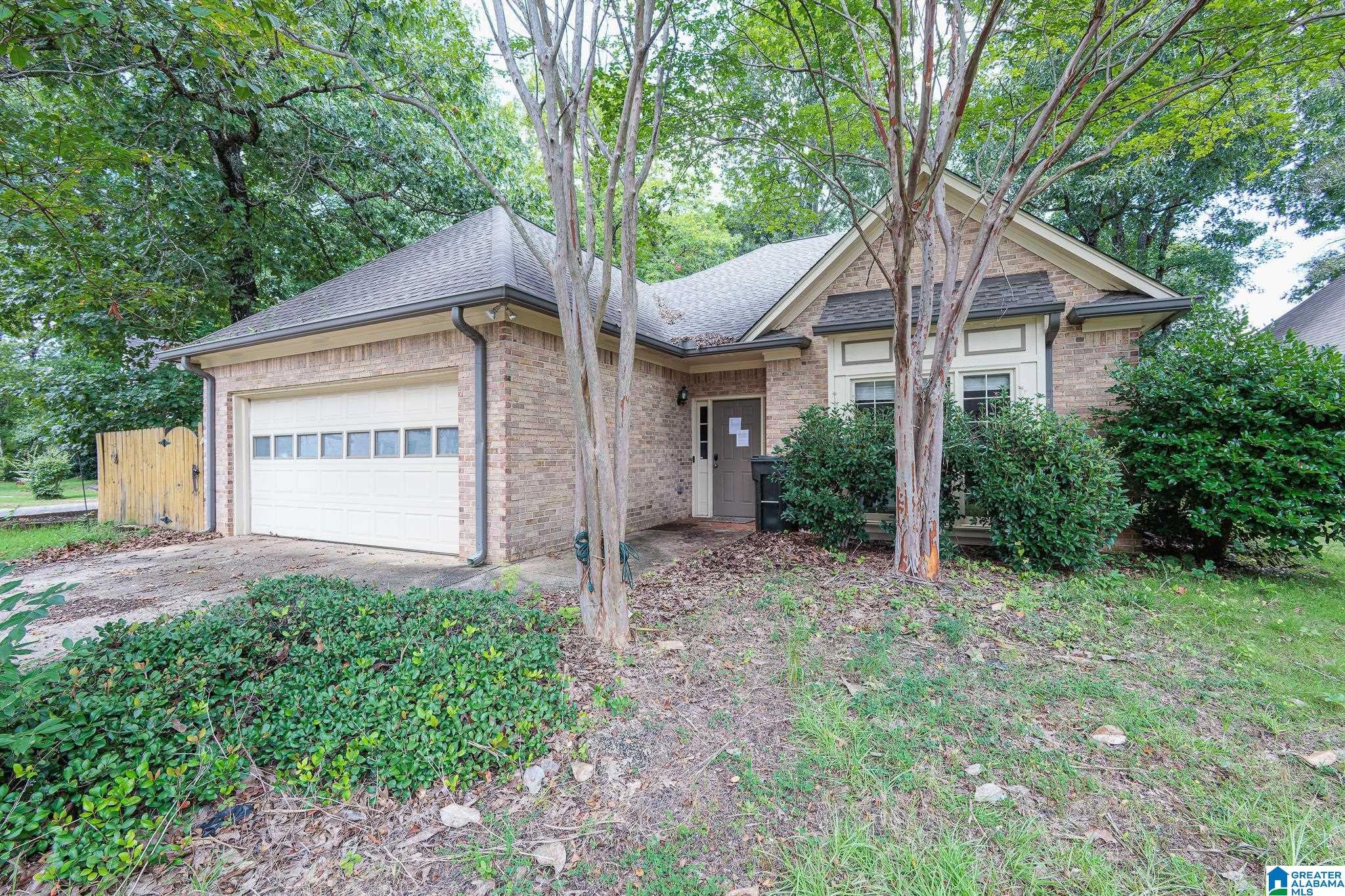 2705 Wellington Circle — photo