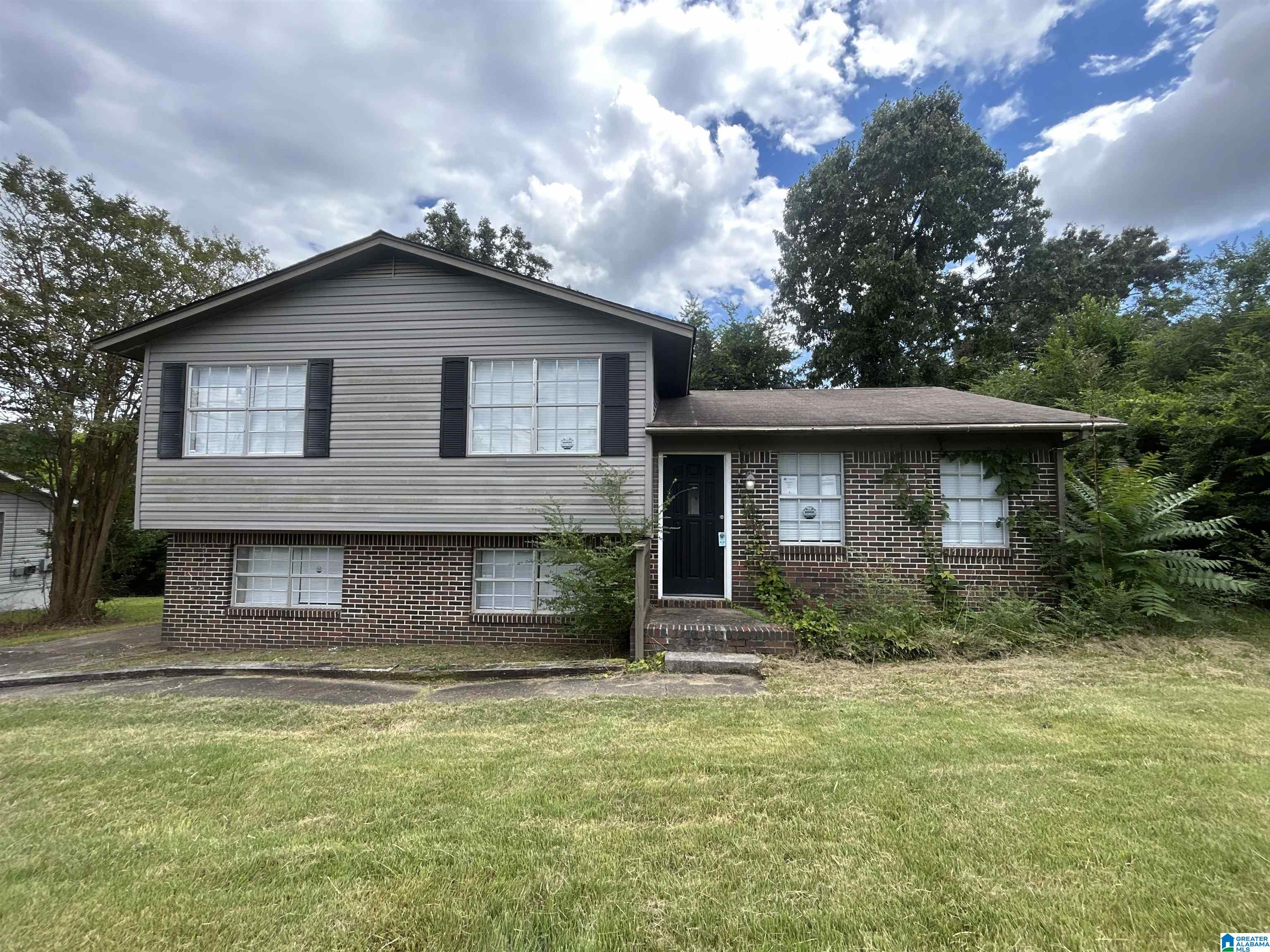 823 Country View Drive — photo