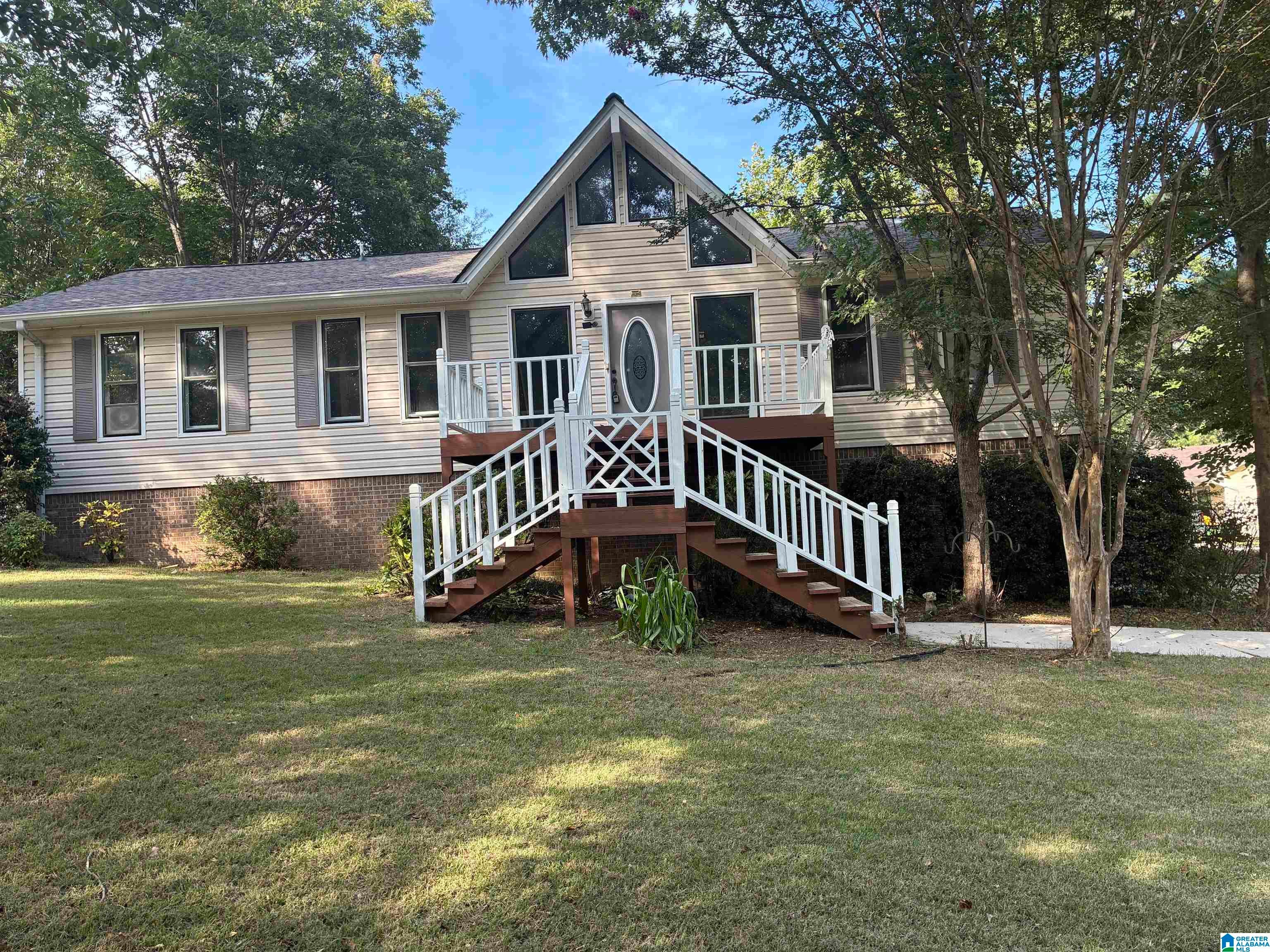 2605 Linda Circle — photo