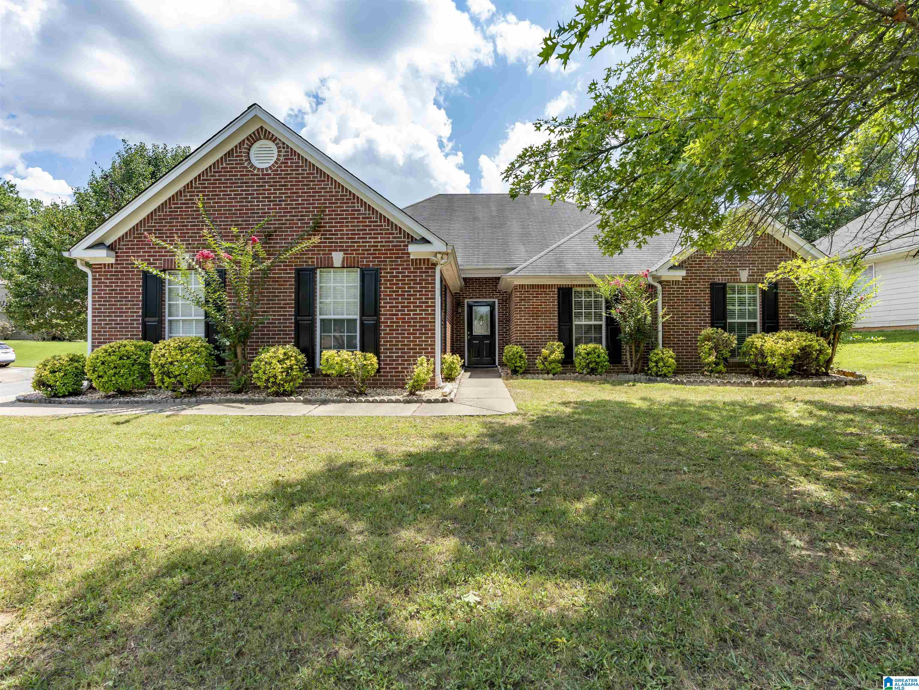 1320 Moss Rose Lane — photo