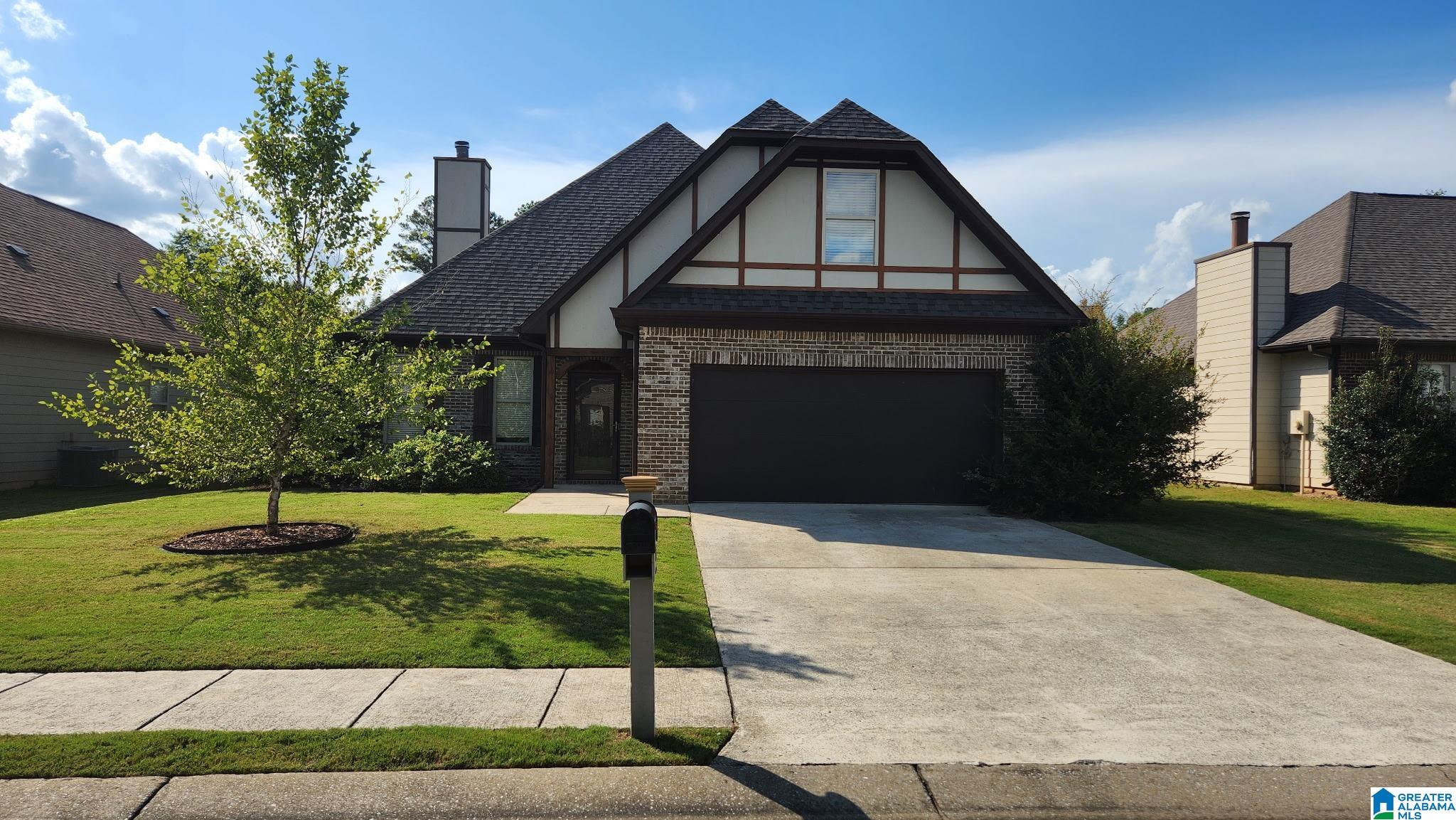 1011 Riviera Drive — photo