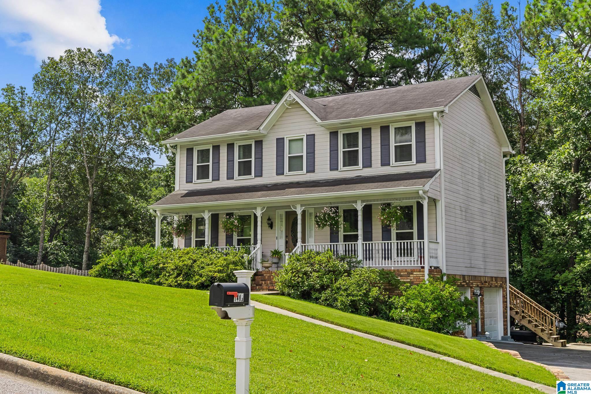 1405 Belmont Lane — photo