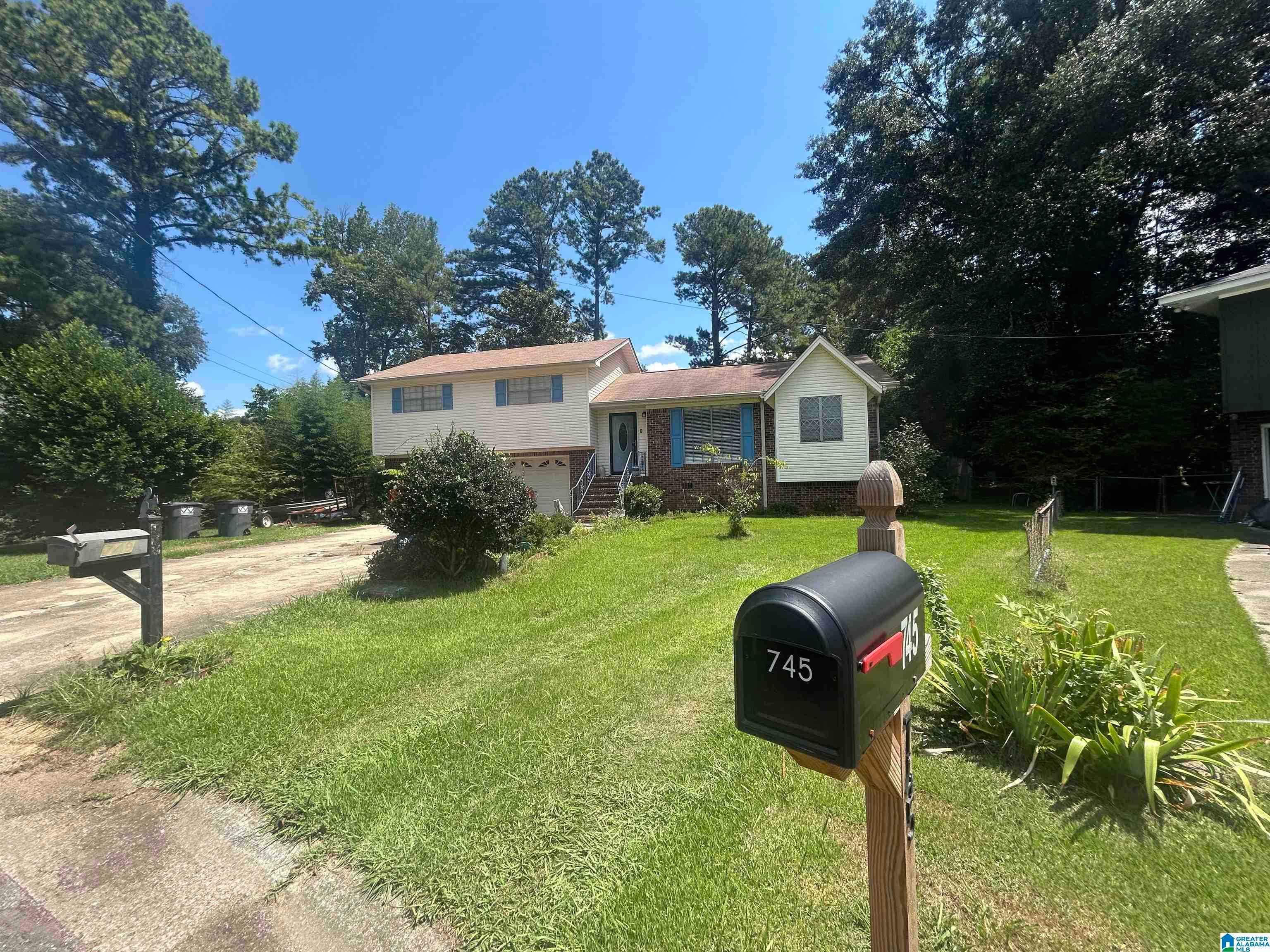 749 Parkmoor Circle — photo