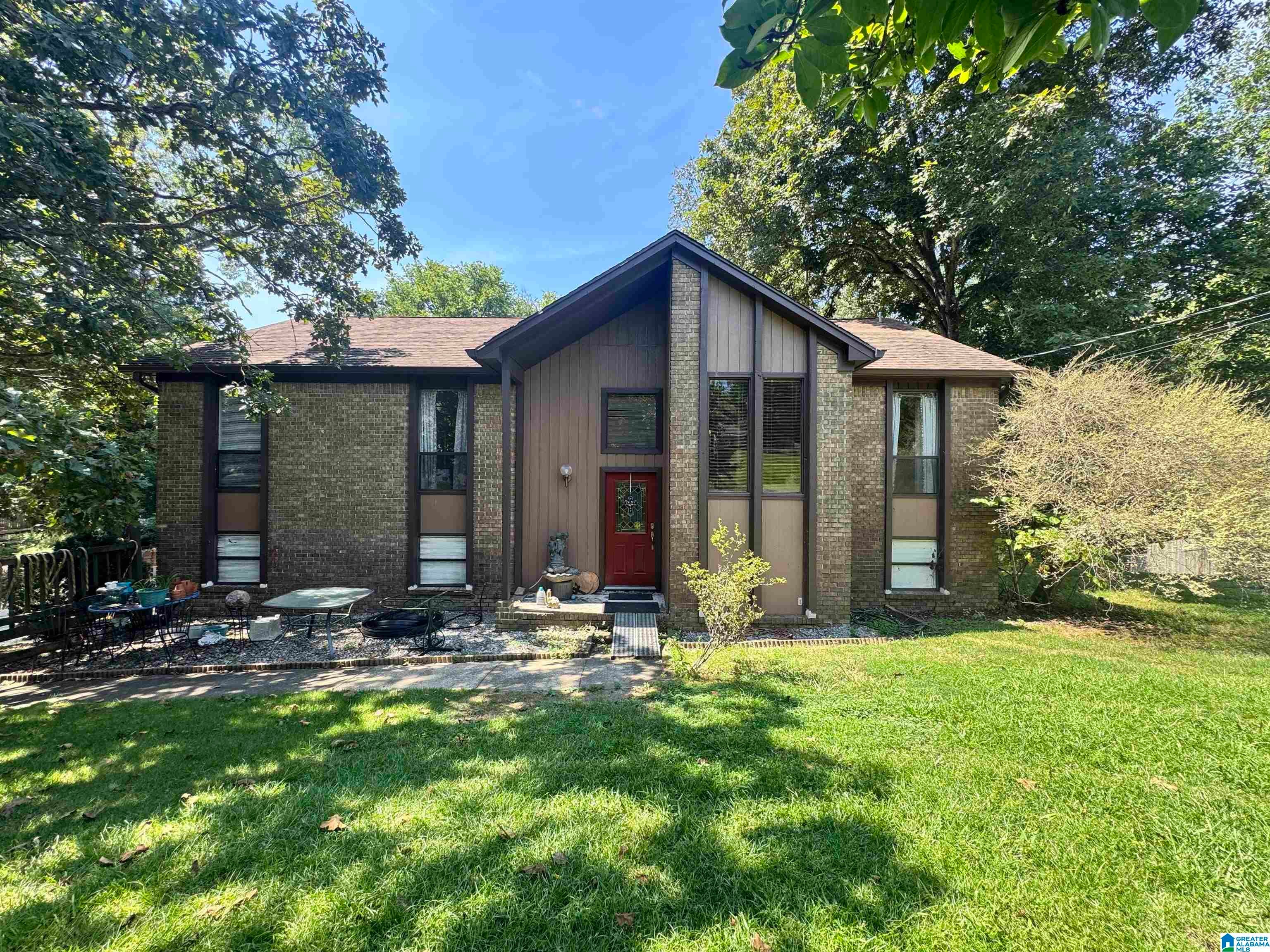 545 Southern Hills Drive — photo