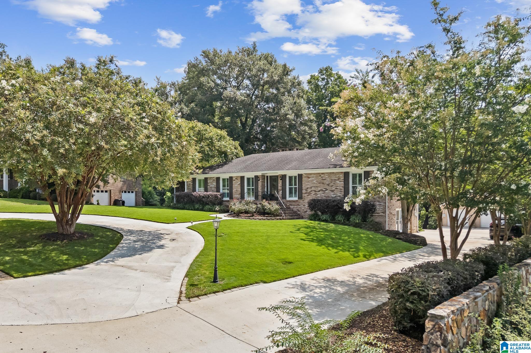 1417 Round Hill Road — photo