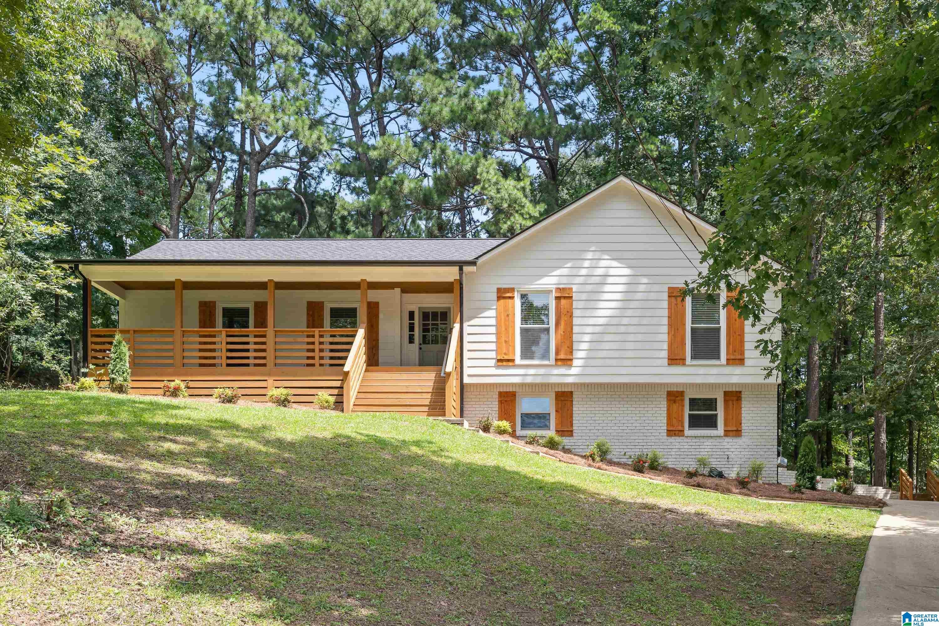 3438 N River Road — photo