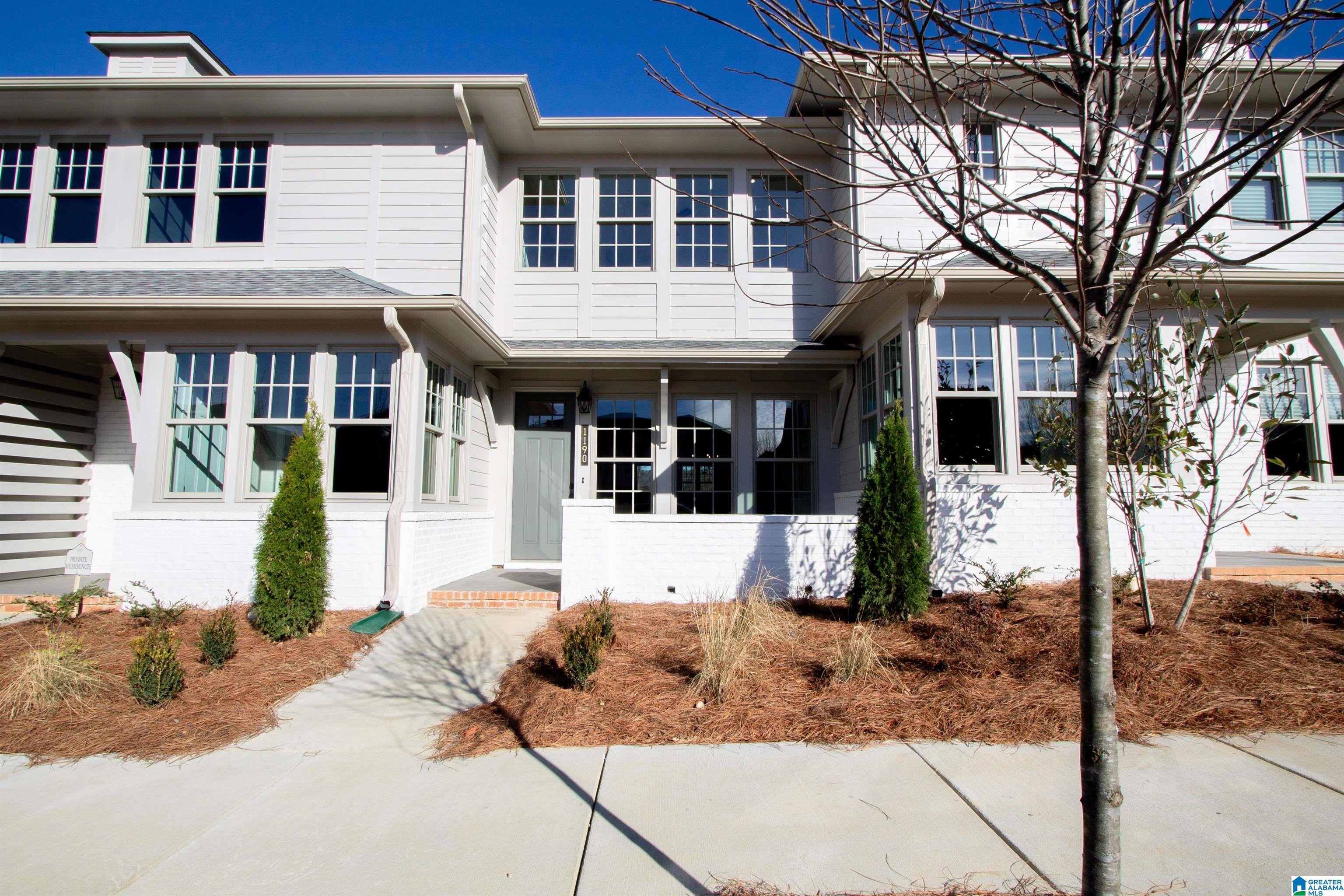 1190 Windsor Square — photo