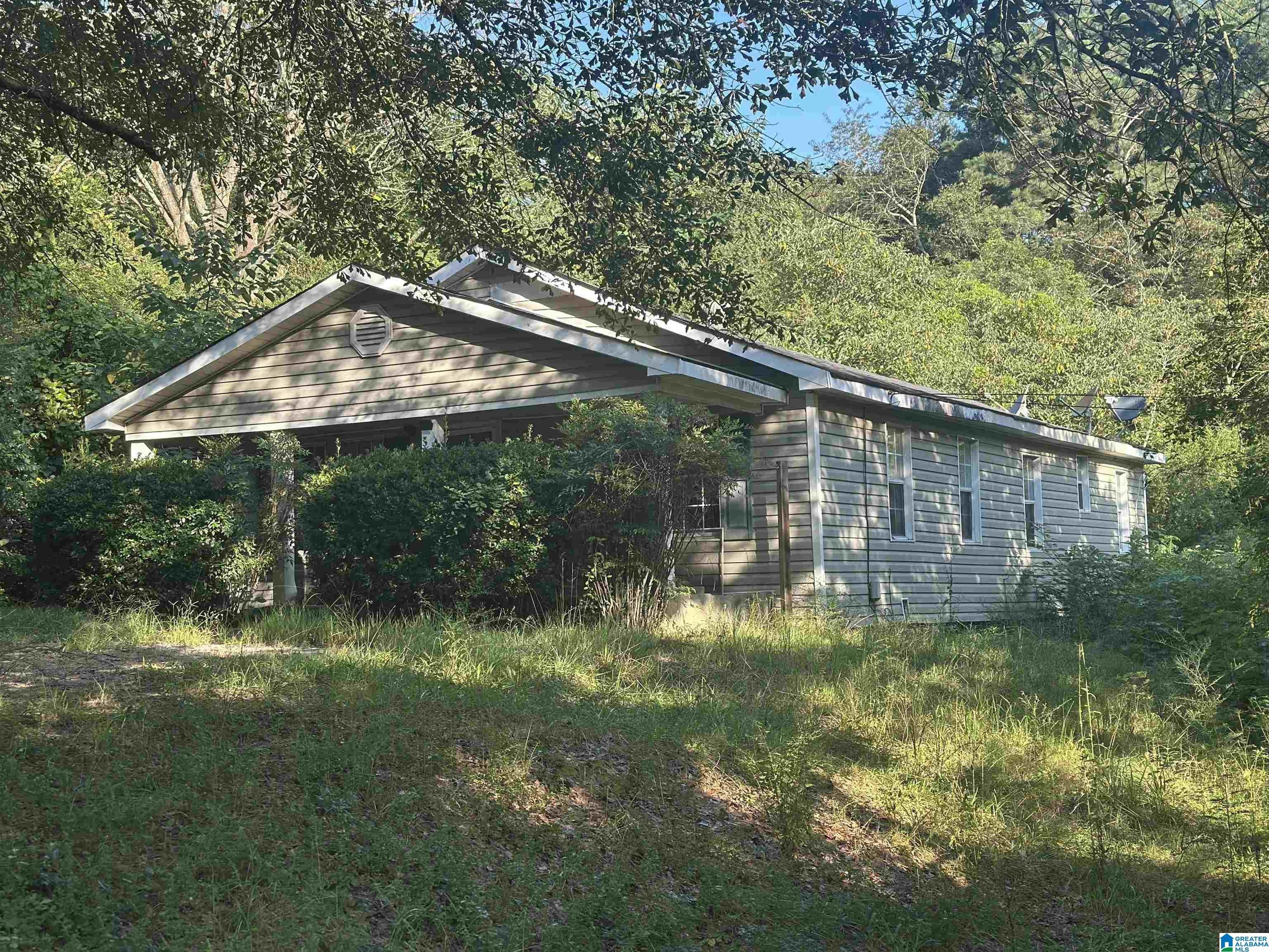 911 Valley Road — photo