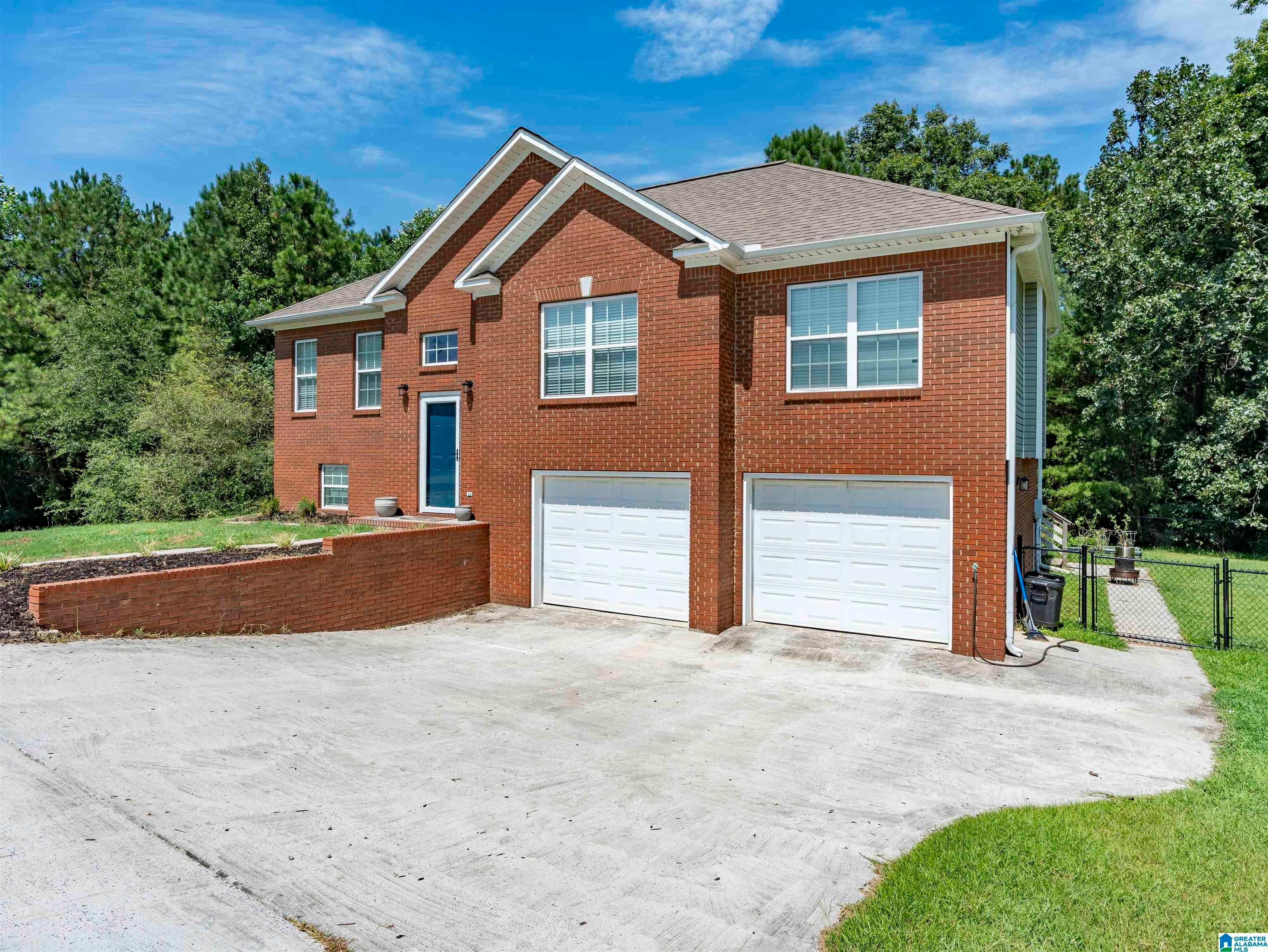 250 Thornberry Drive — photo