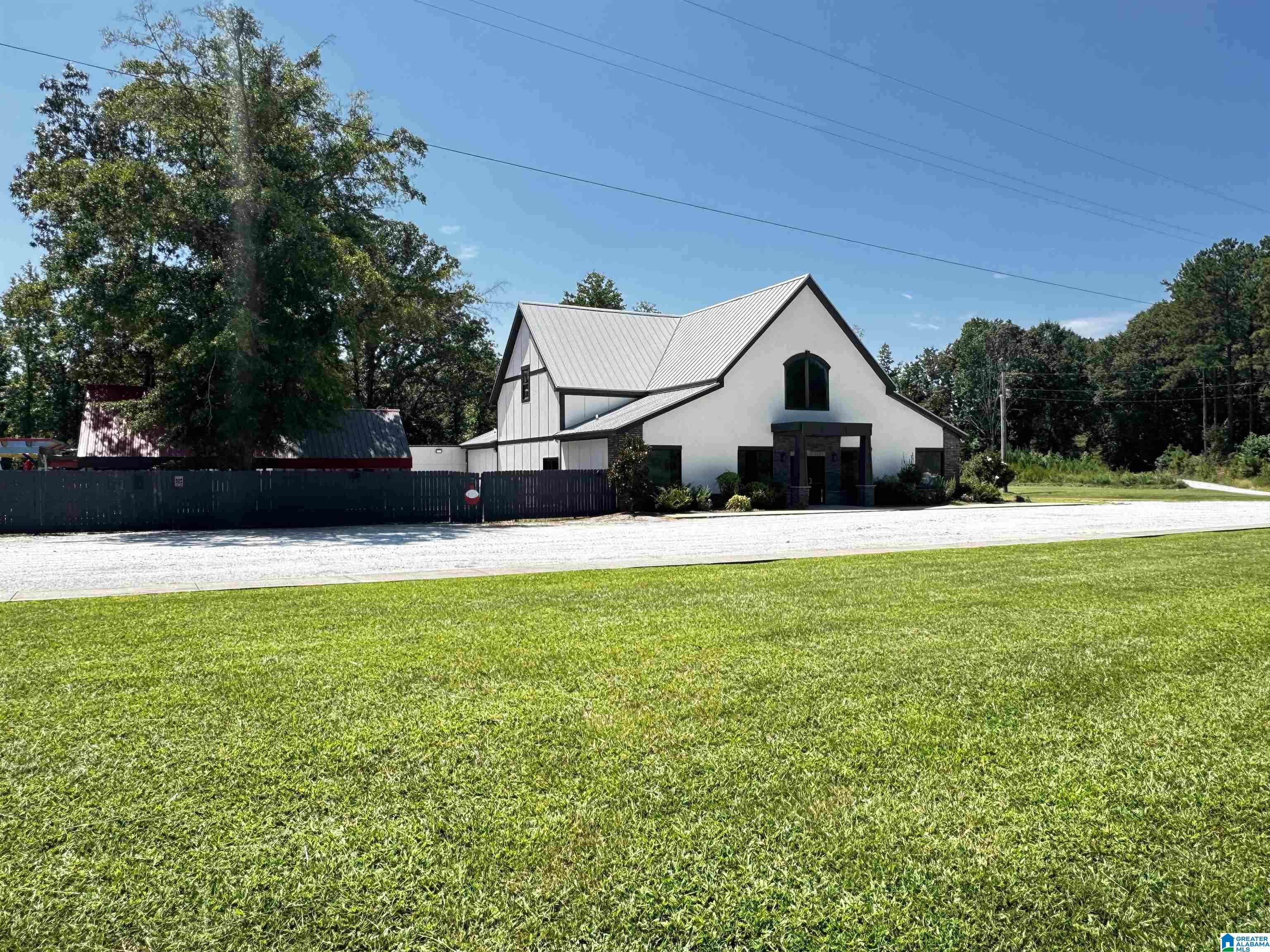 222319 Highway 431 — photo