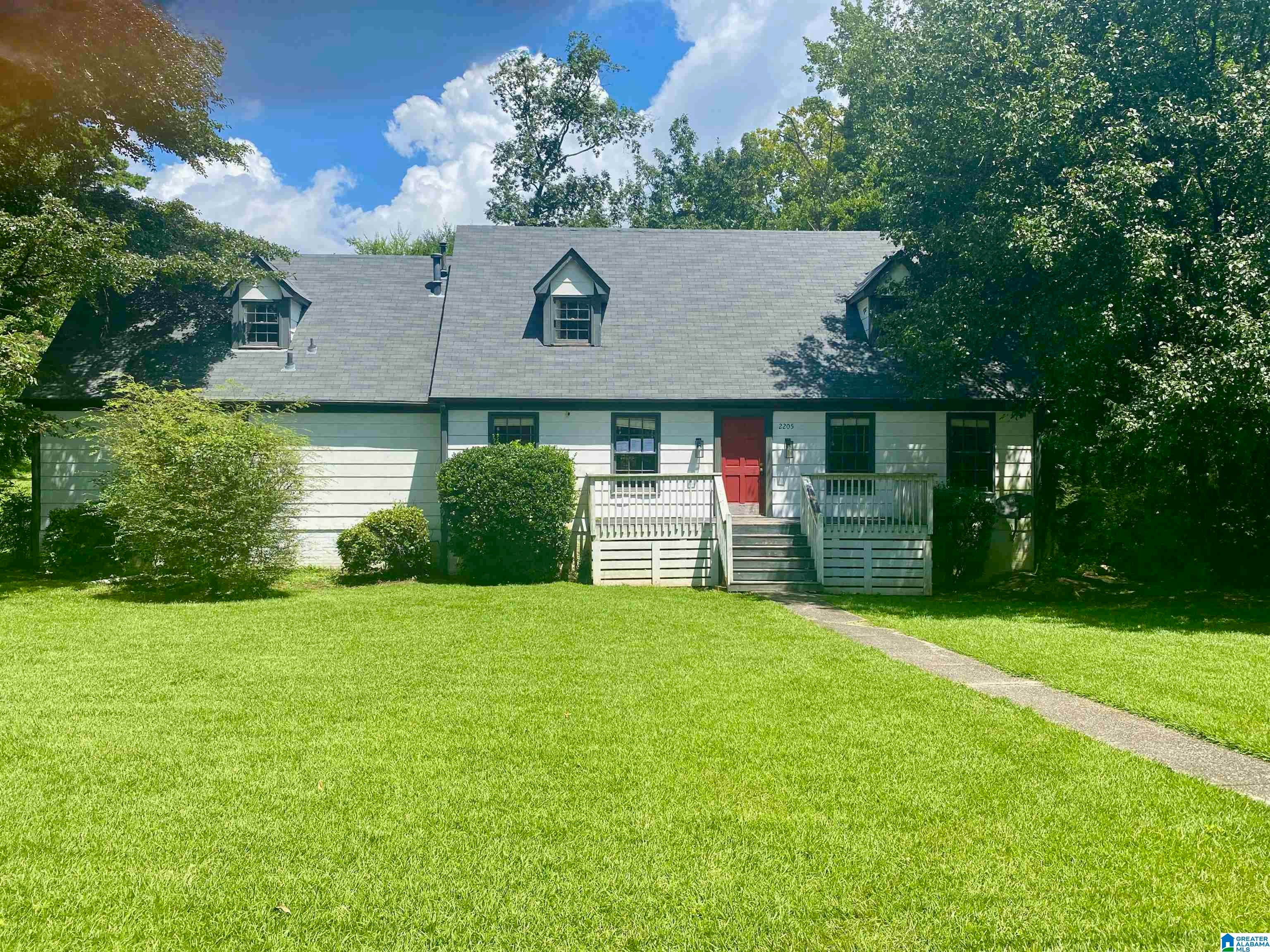 2205 Pioneer Drive — photo