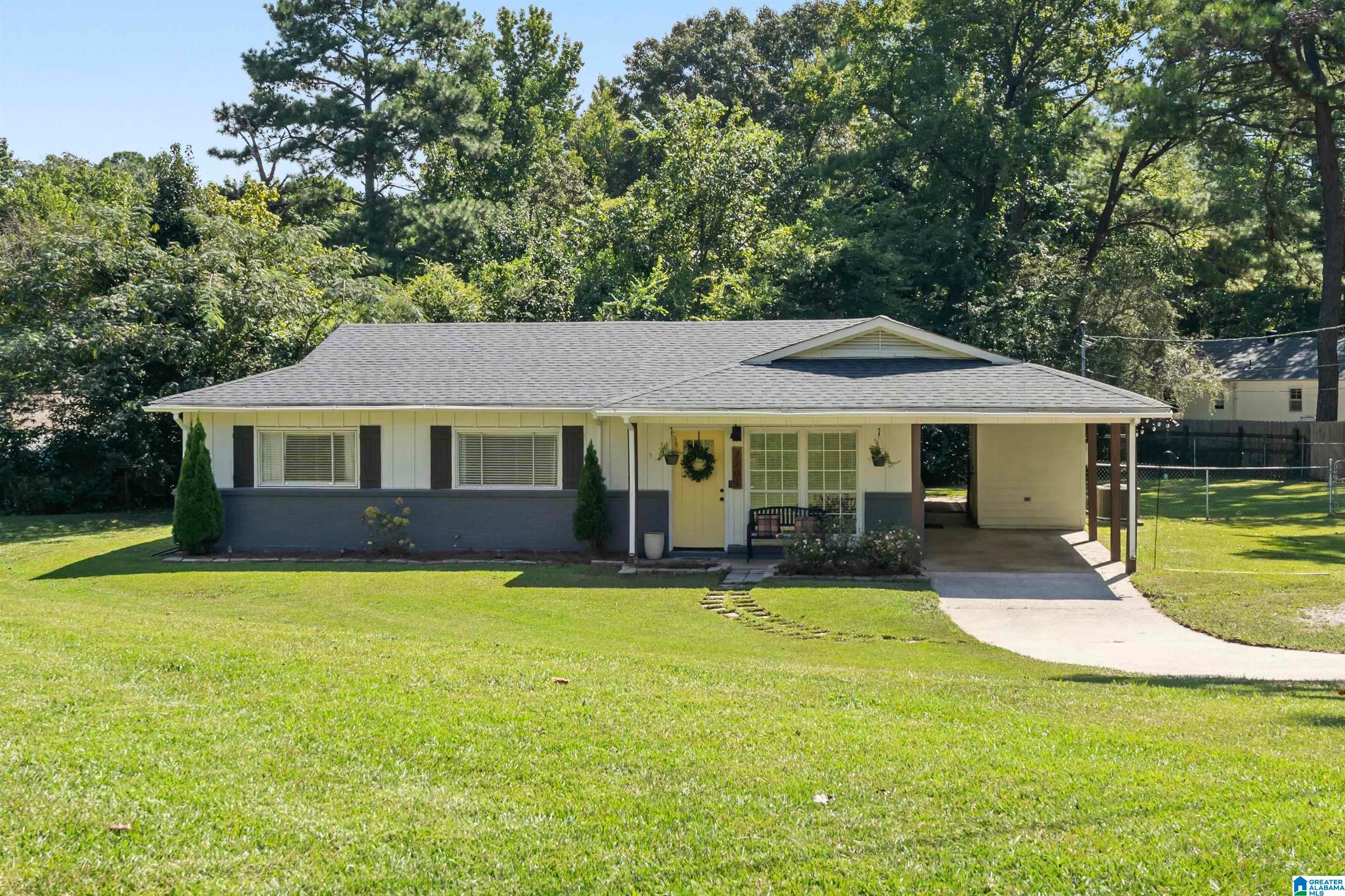 2201 Chapel Hill Road — photo