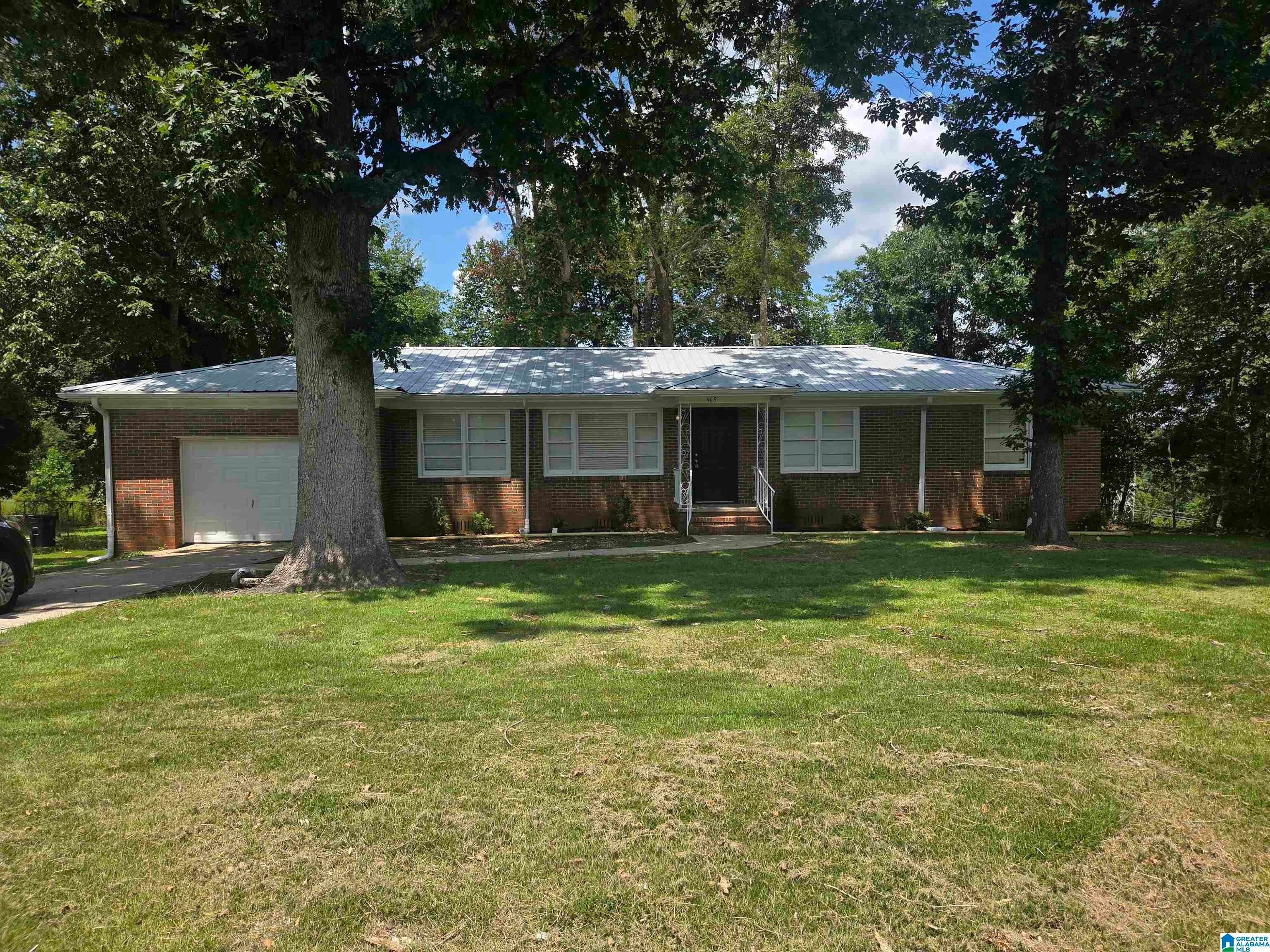 965 Hickory Circle — photo