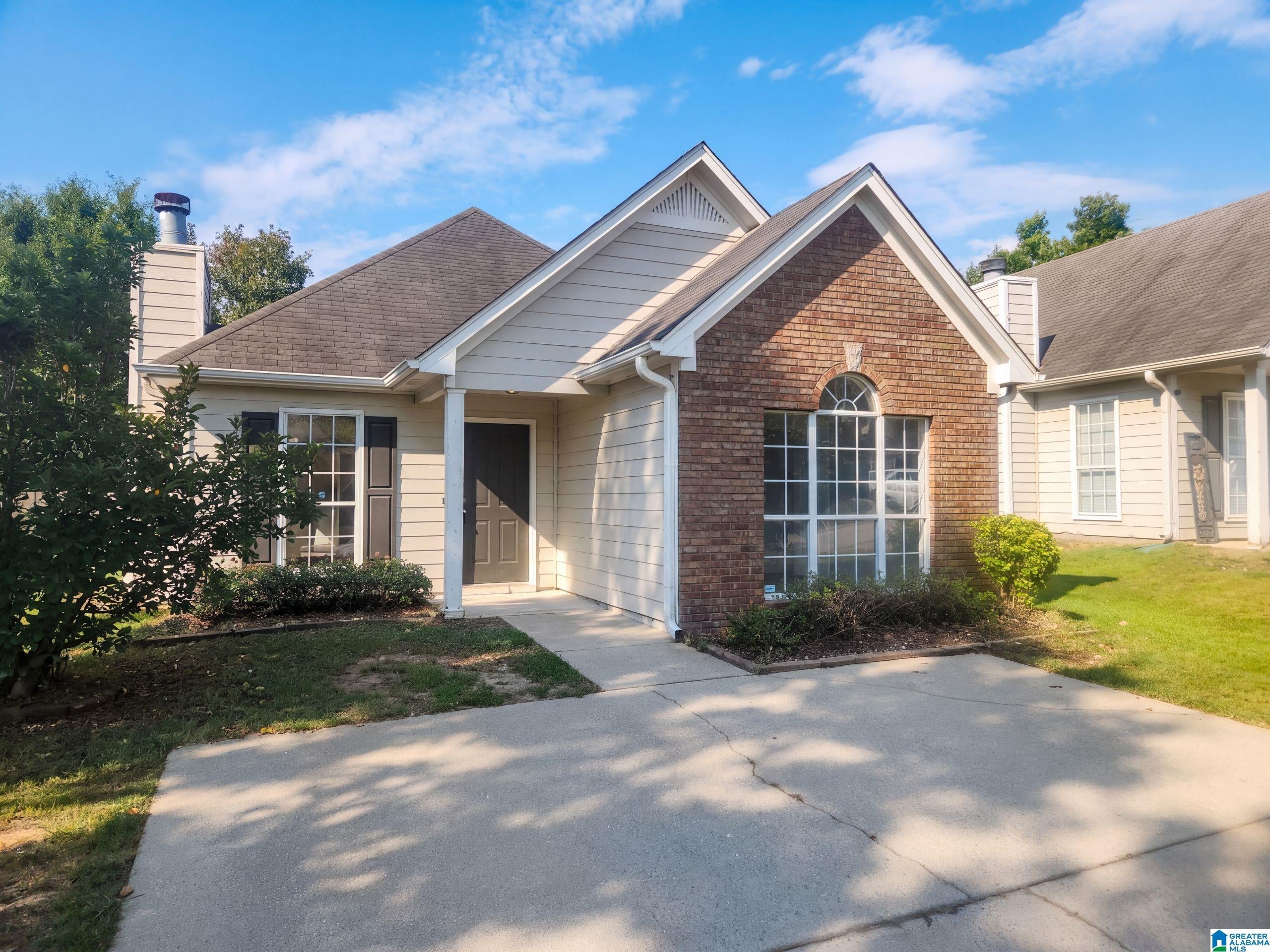 137 Mayfair Lane — photo