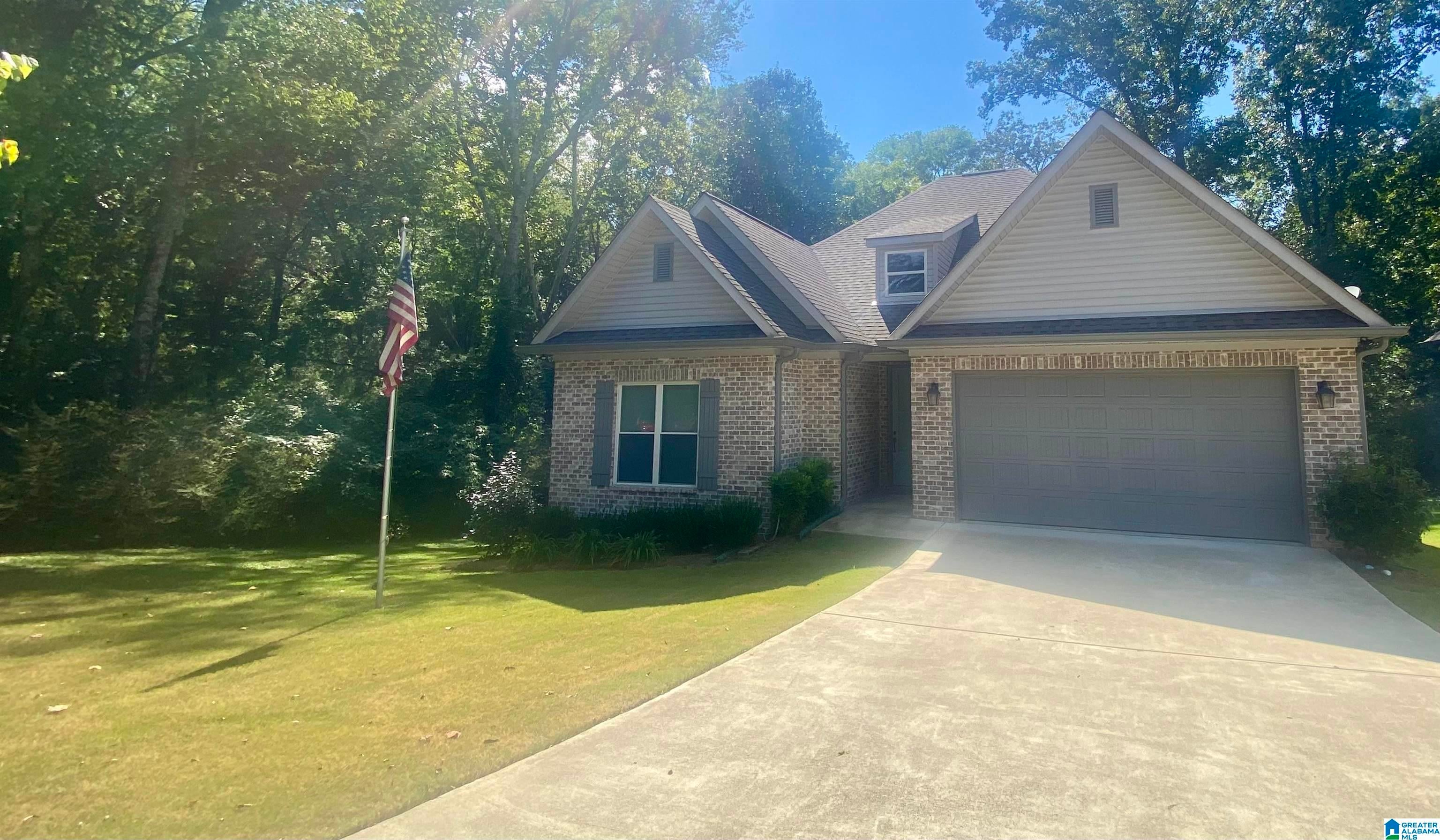 15 Red Bud Lane — photo
