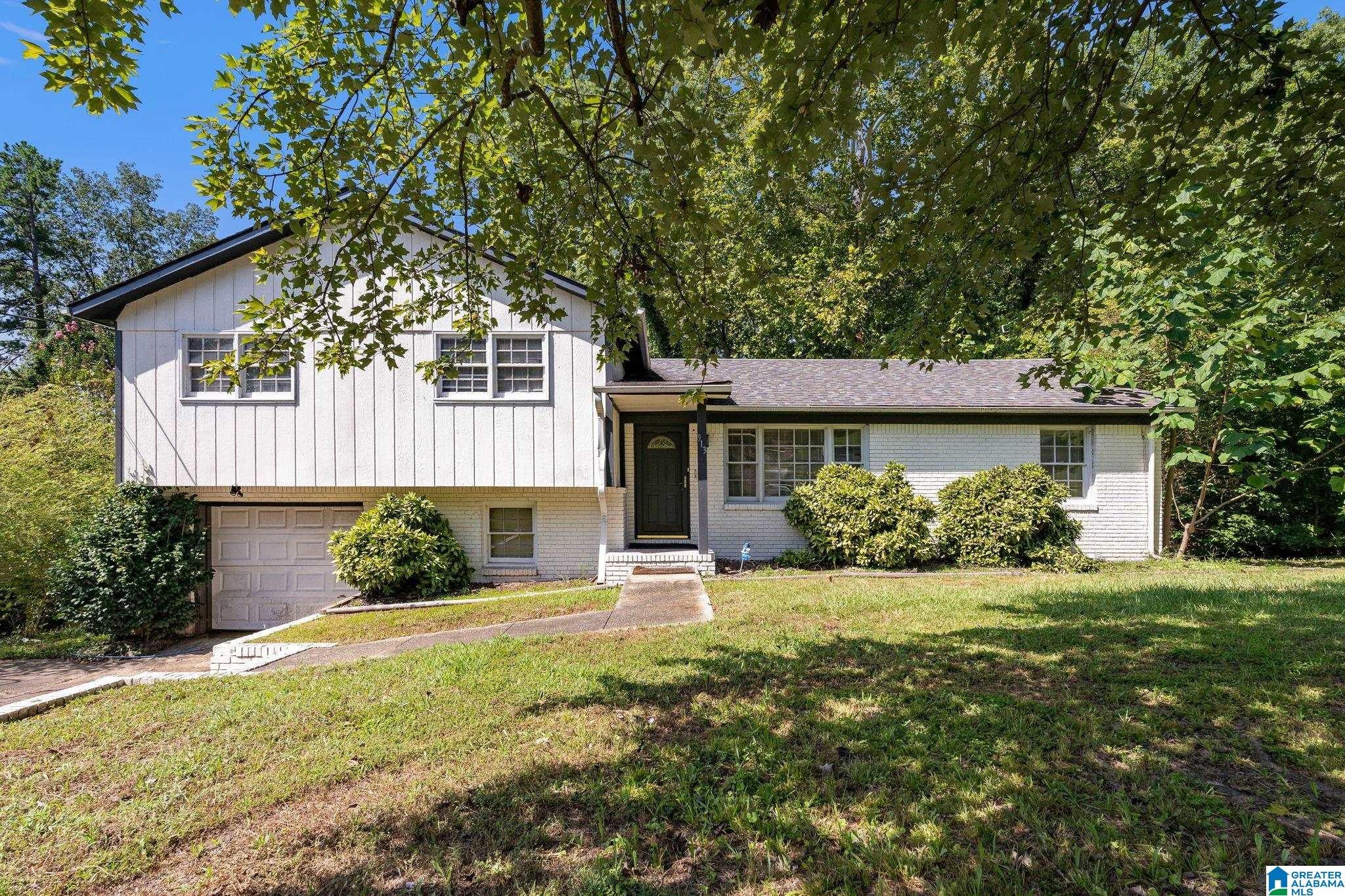 913 Redstone Lane — photo