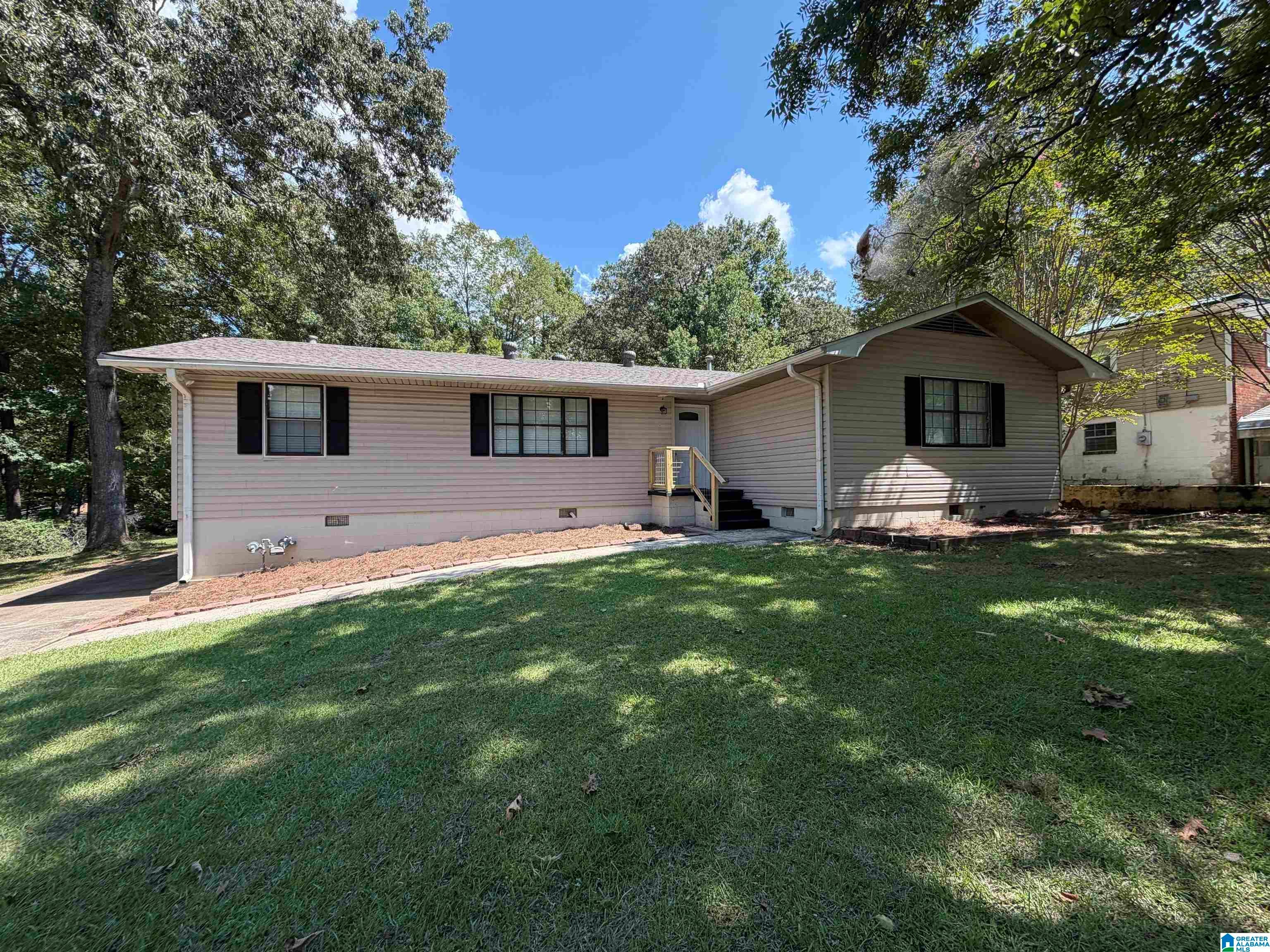 1541 Highland Drive — photo