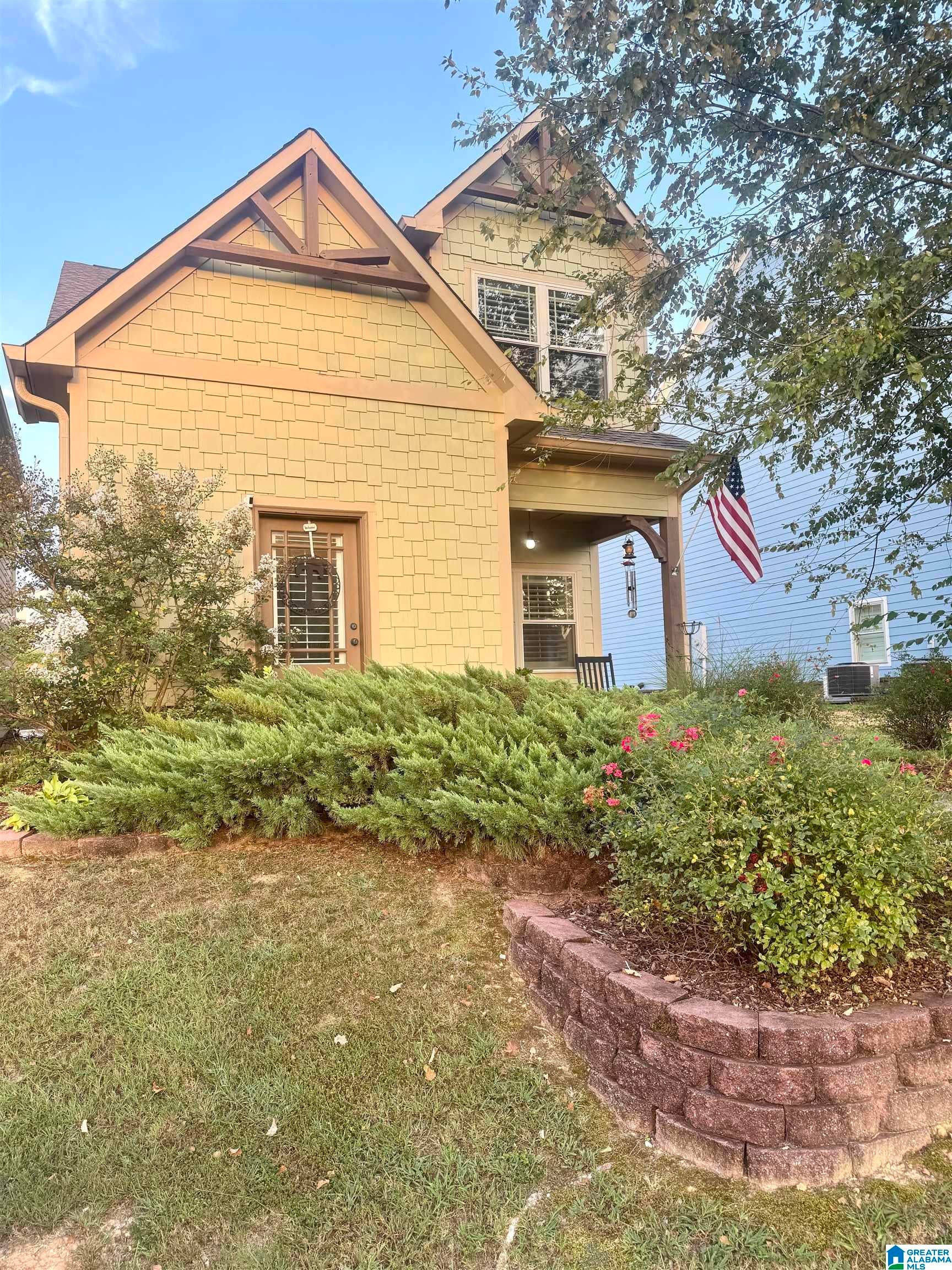 6239 Rainbow Row — photo