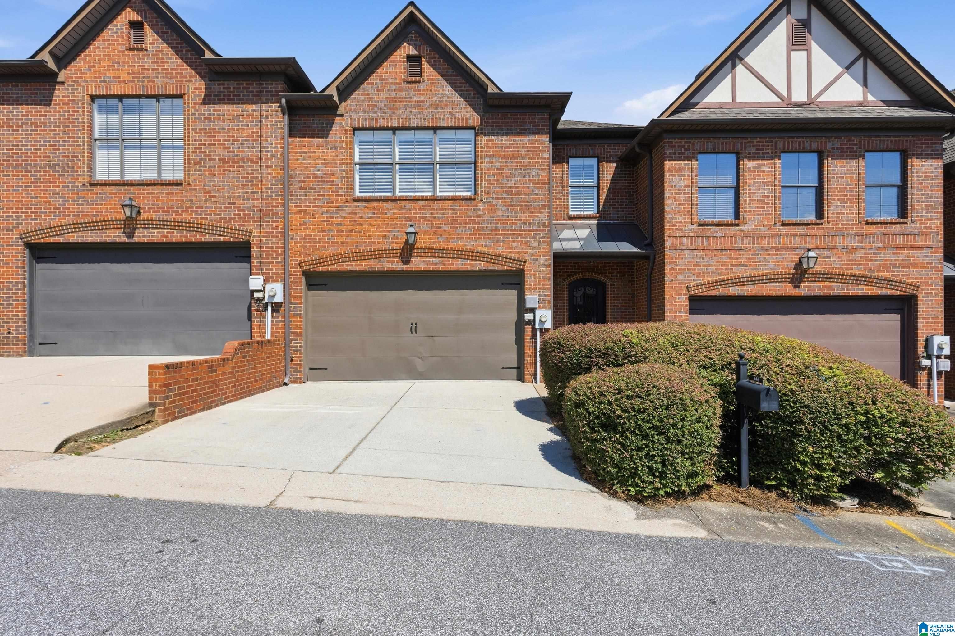 648 Flag Circle — photo