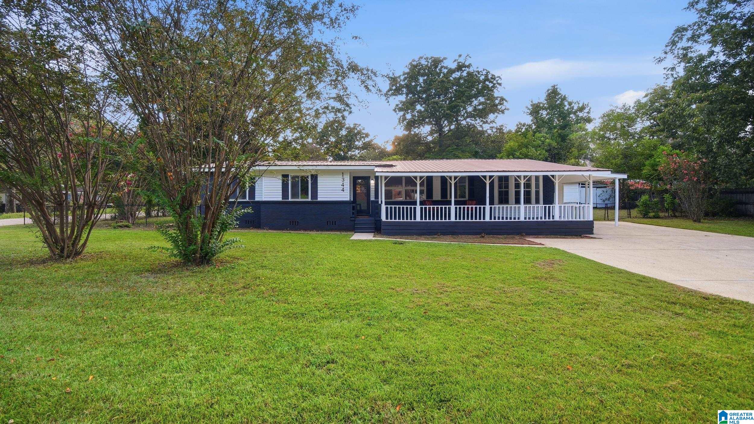 1344 Lake Lane — photo