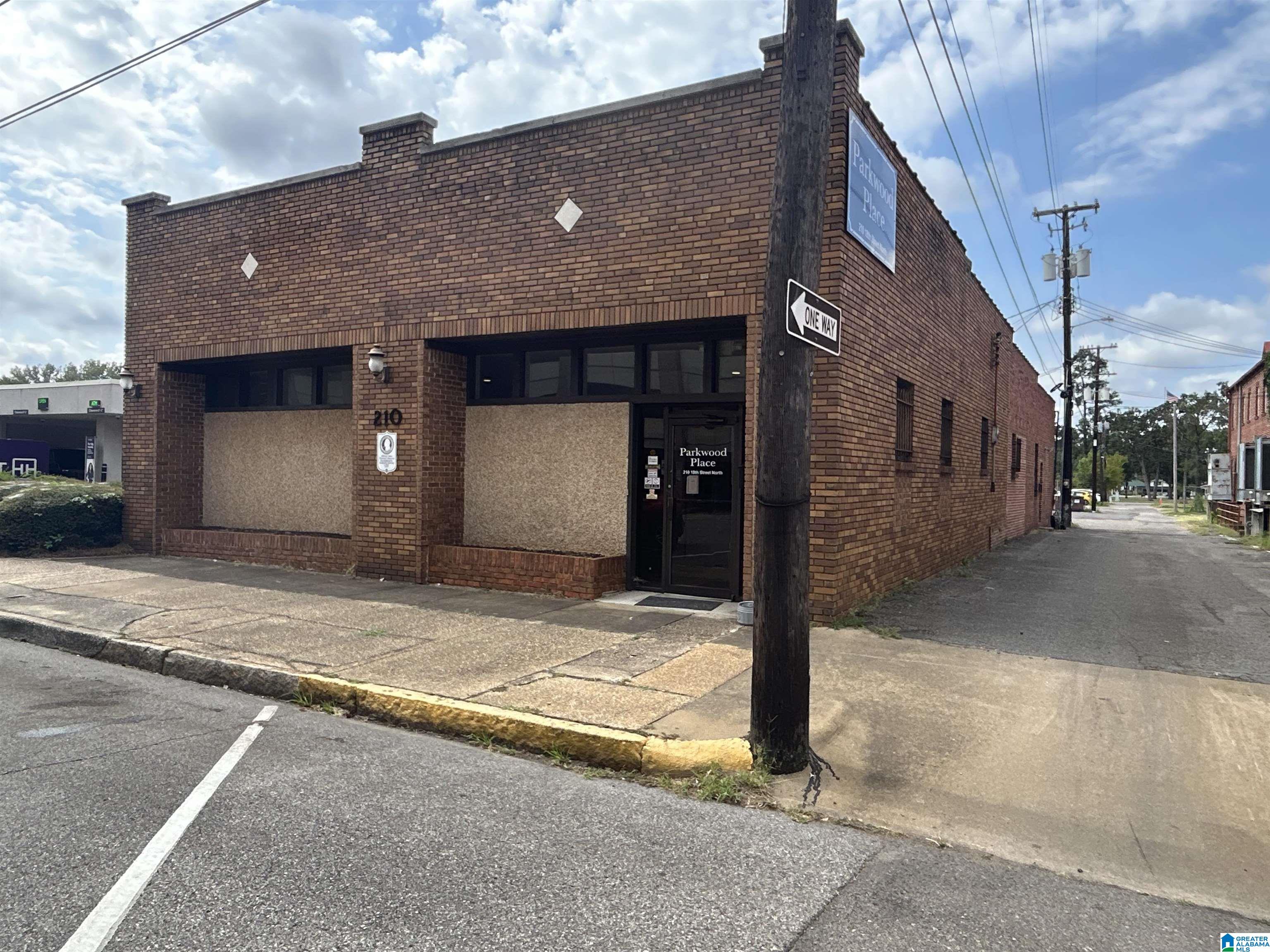 210 18th Street — photo