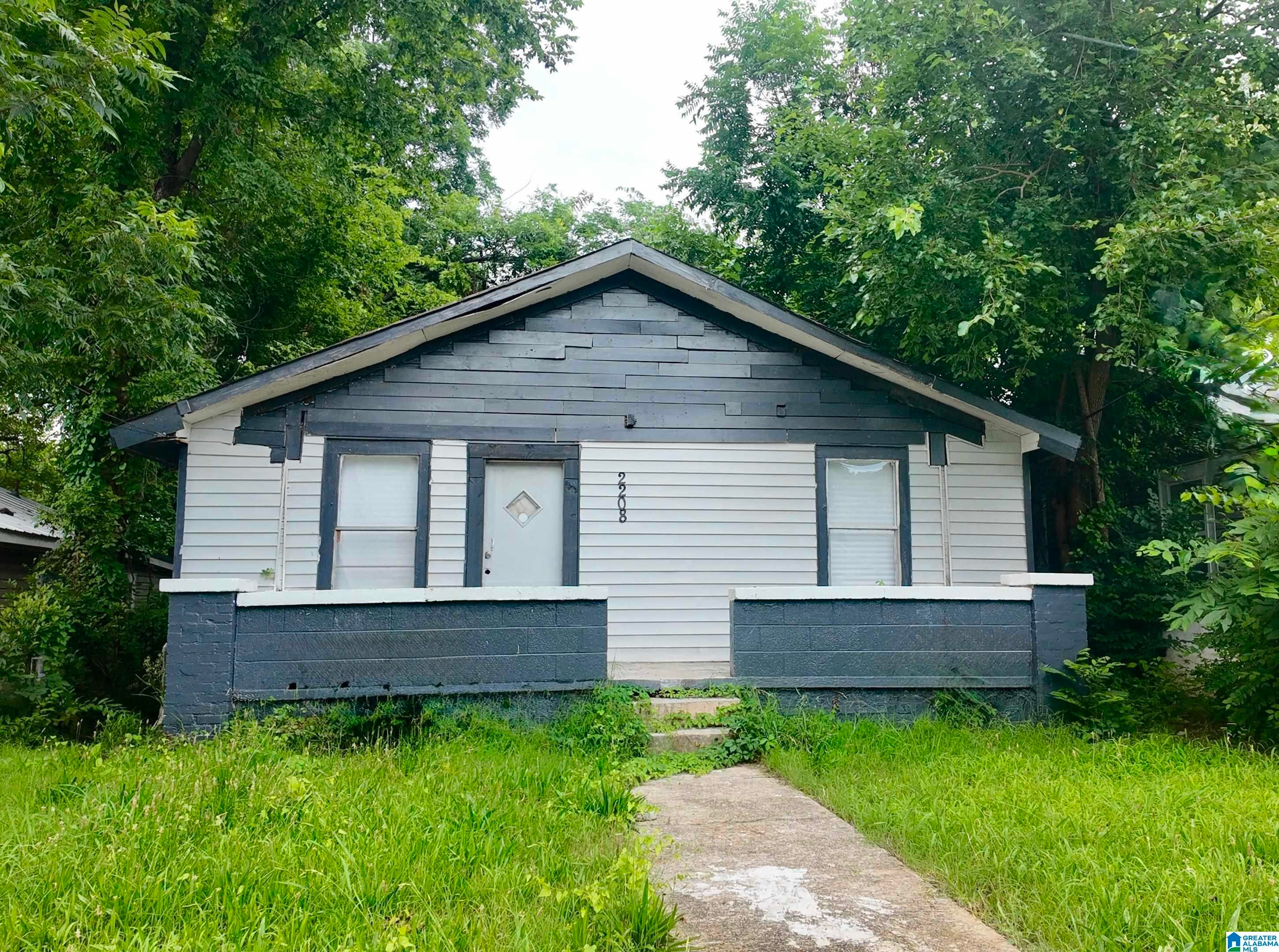 2208 Mayfield Avenue SW — photo
