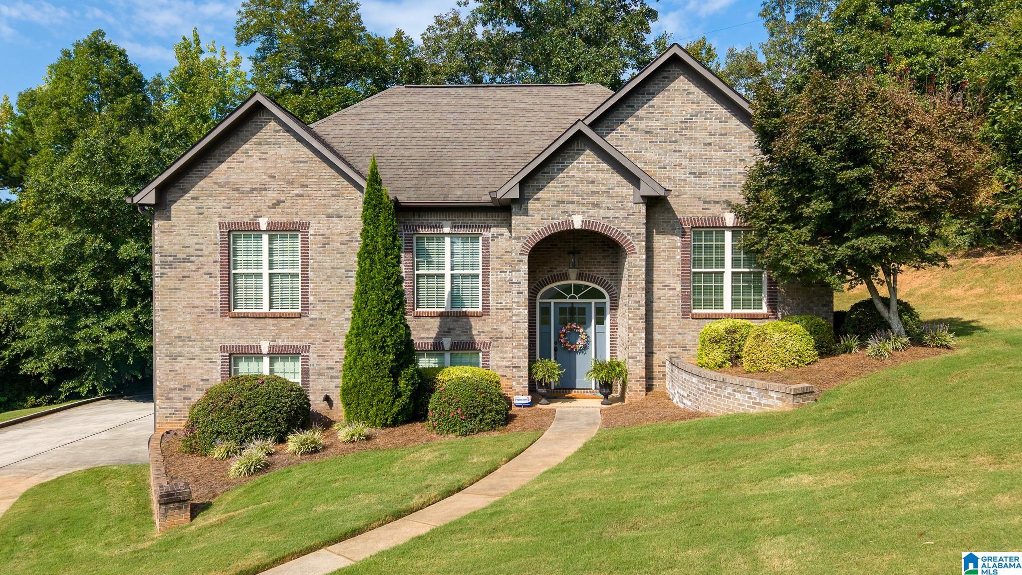 261 Willow Drive — photo
