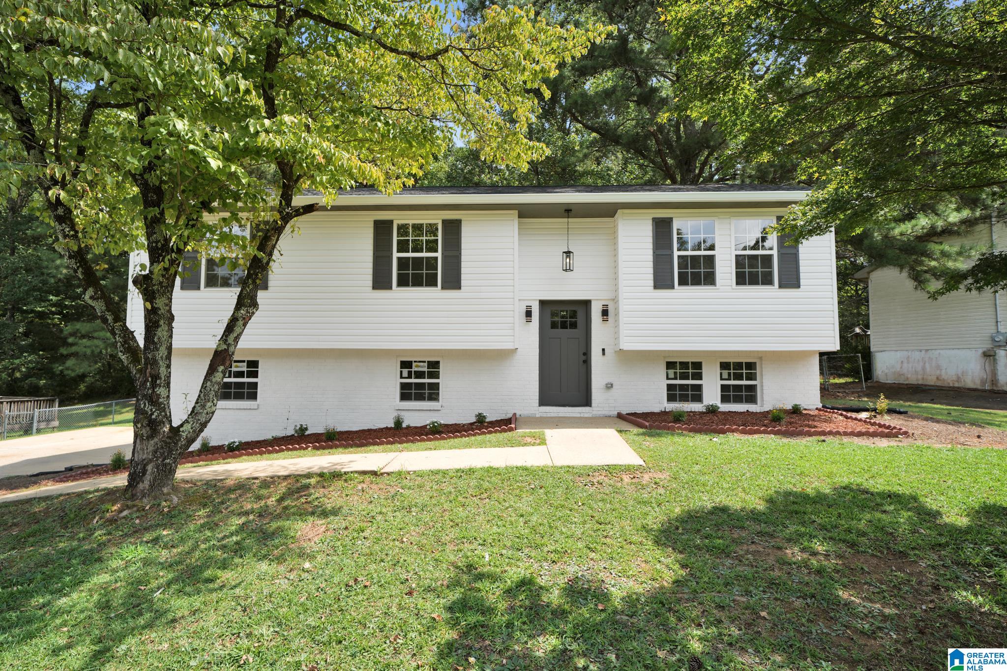 413 Debby Lane — photo