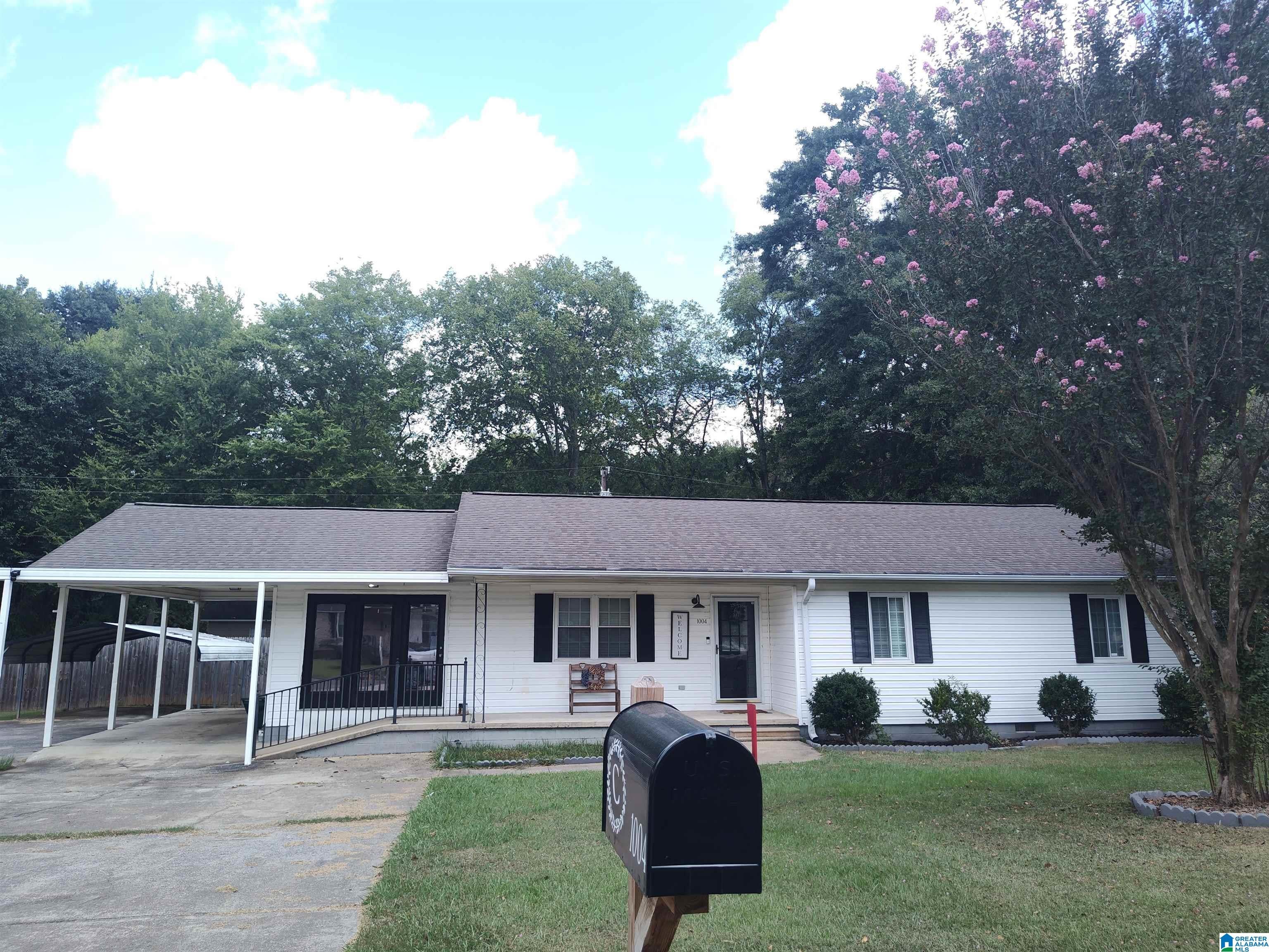 1004 W 6th Place — photo