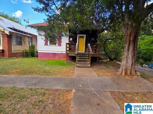 526 Oak Place — photo