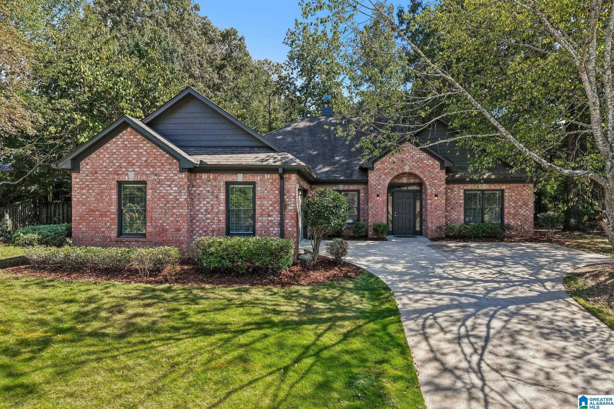 304 Eaton Circle — photo