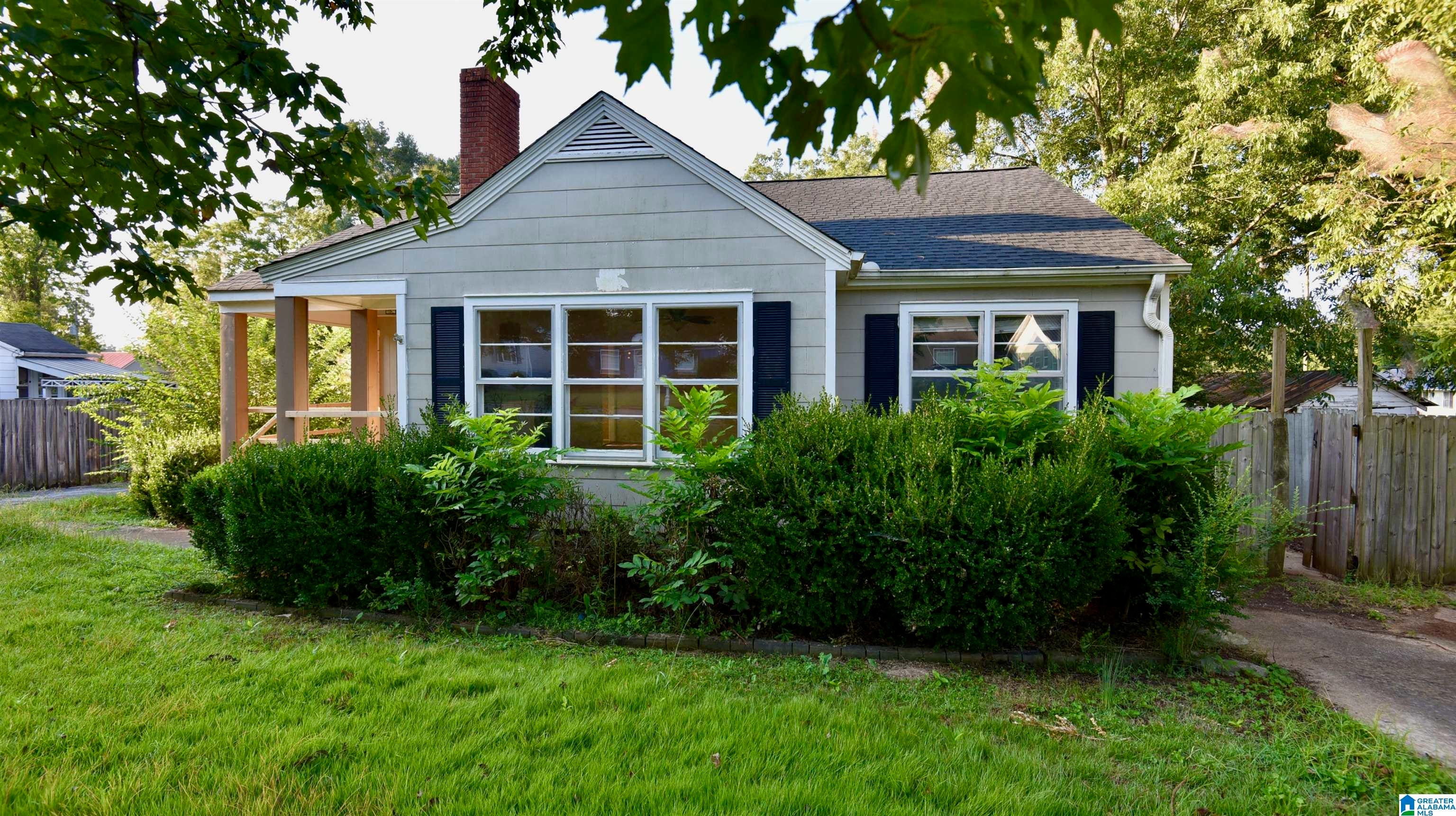 924 College Street — photo