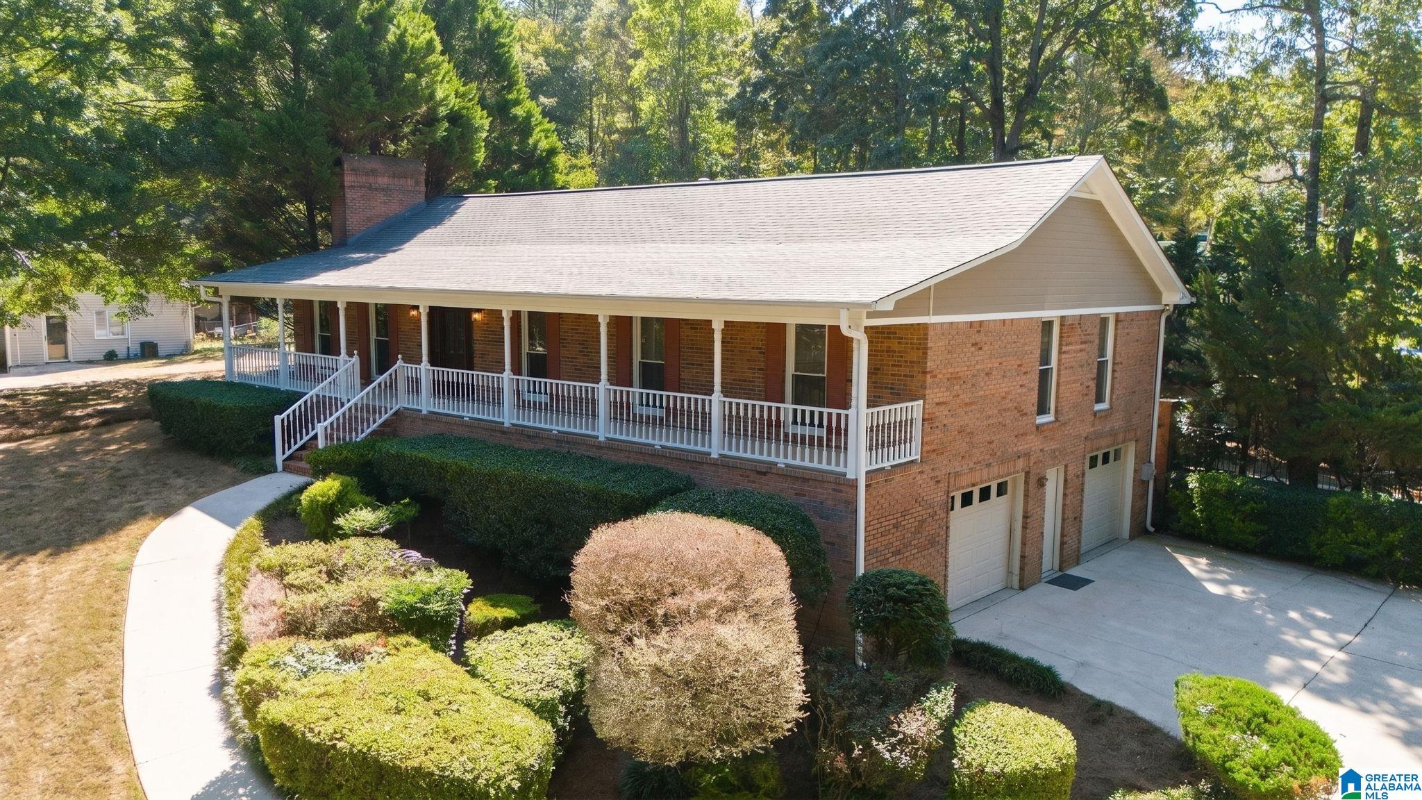 7832 Lakeshore Drive — photo