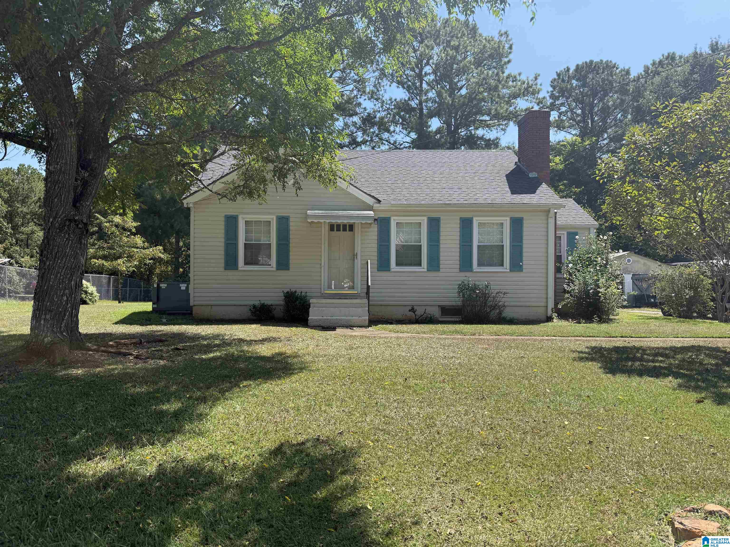 660 Pinecrest Drive — photo