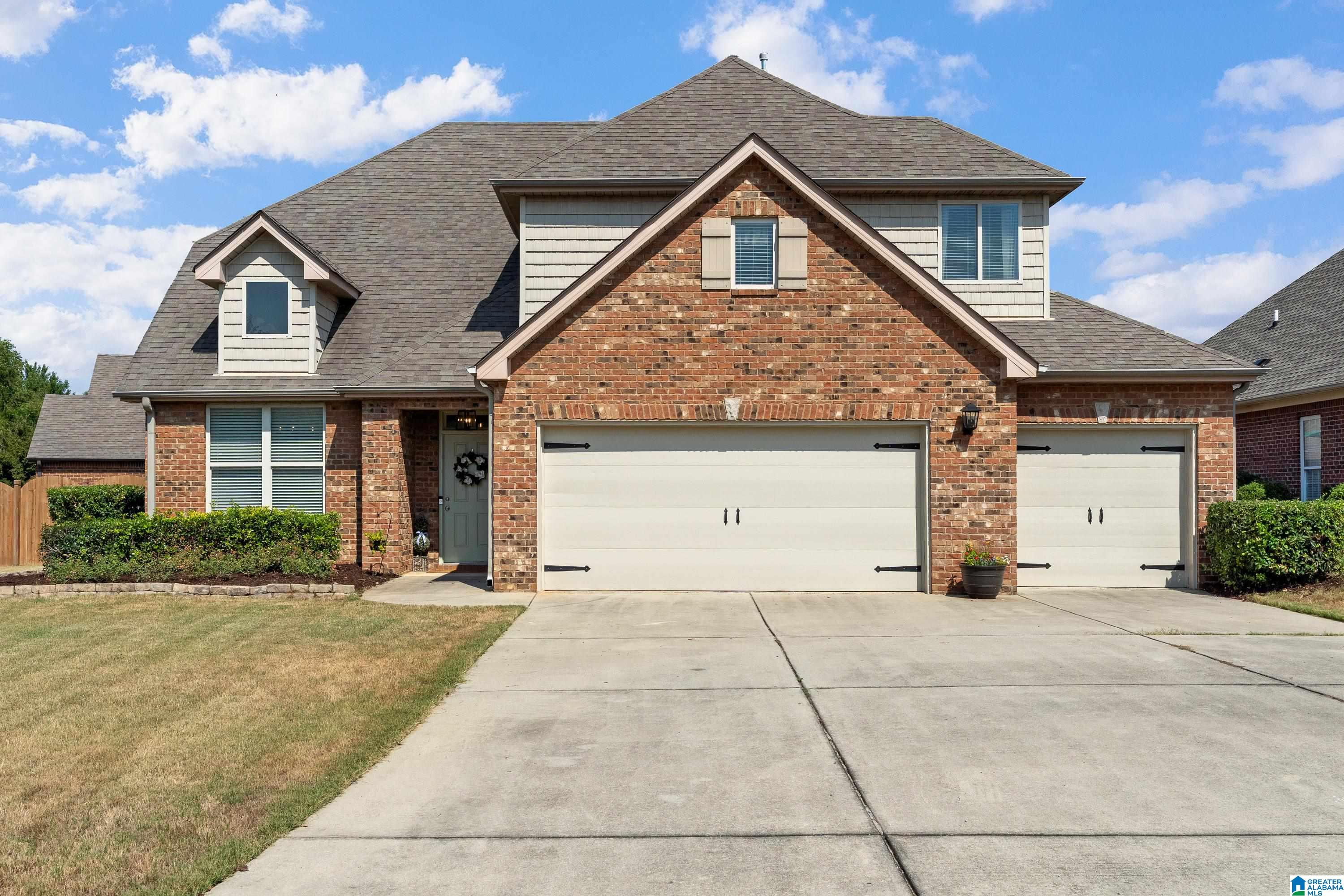 300 Creekside Circle — photo