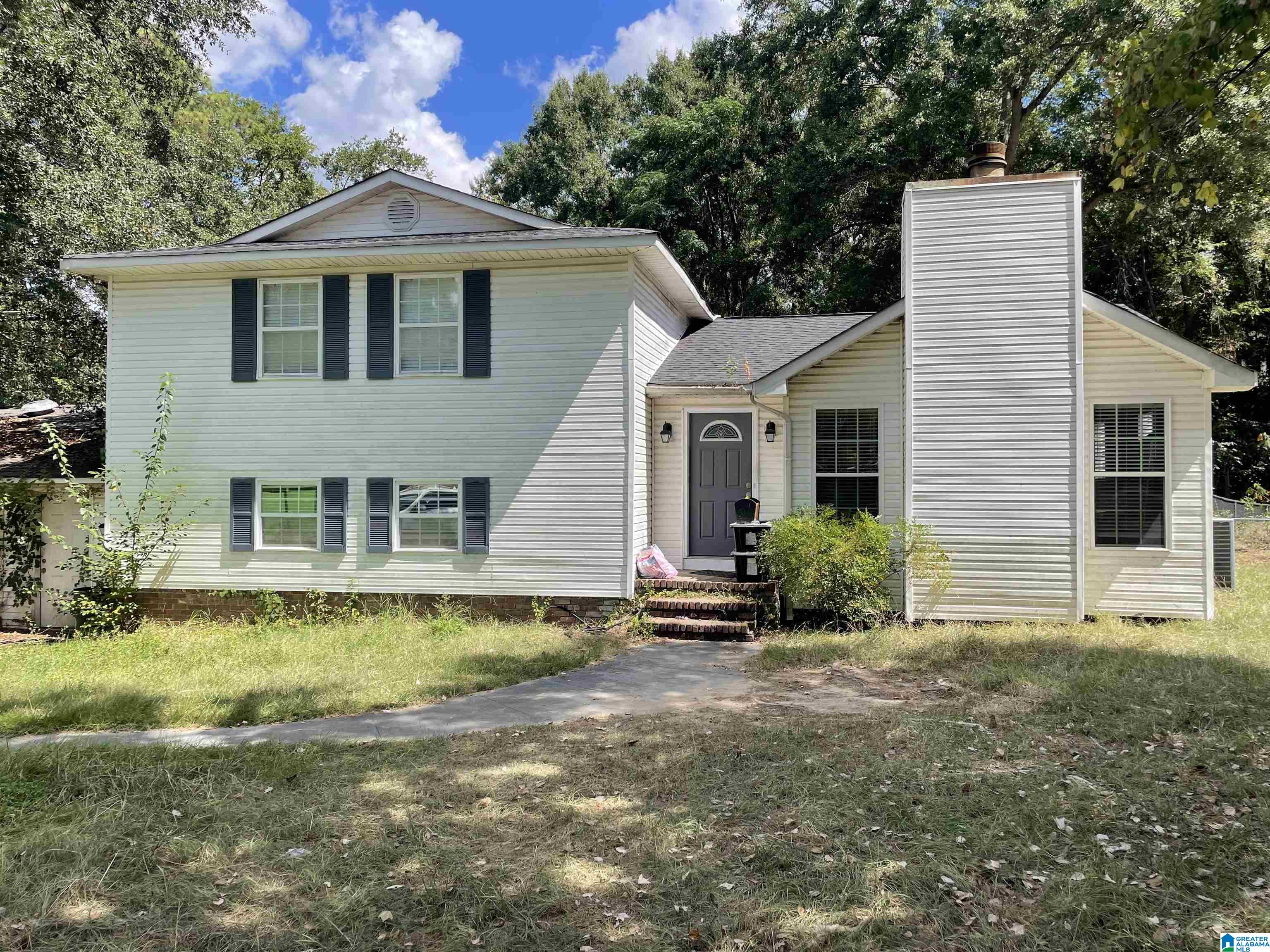 1424 Royalty Drive — photo