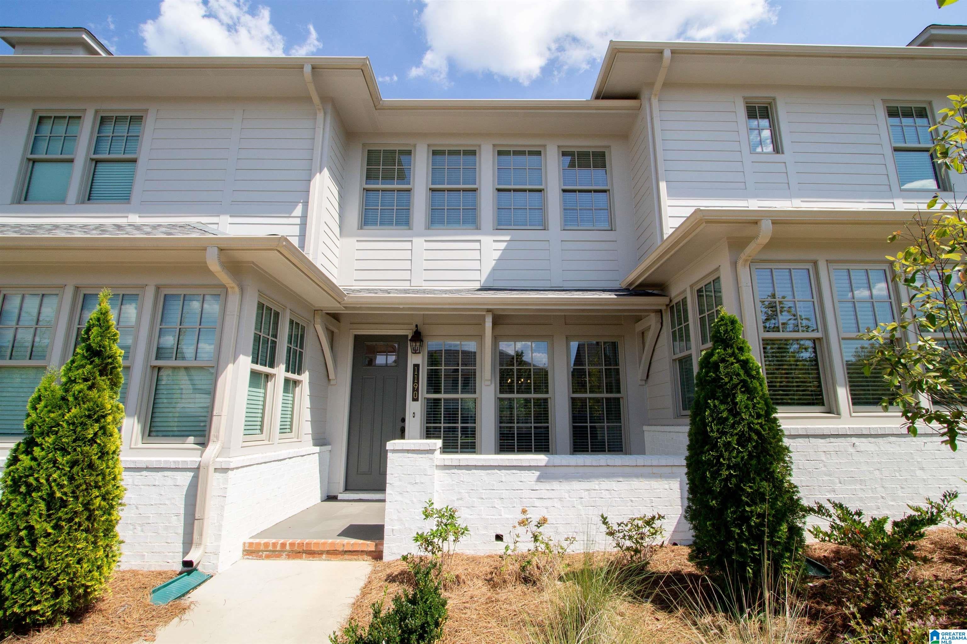 1190 Windsor Square — photo