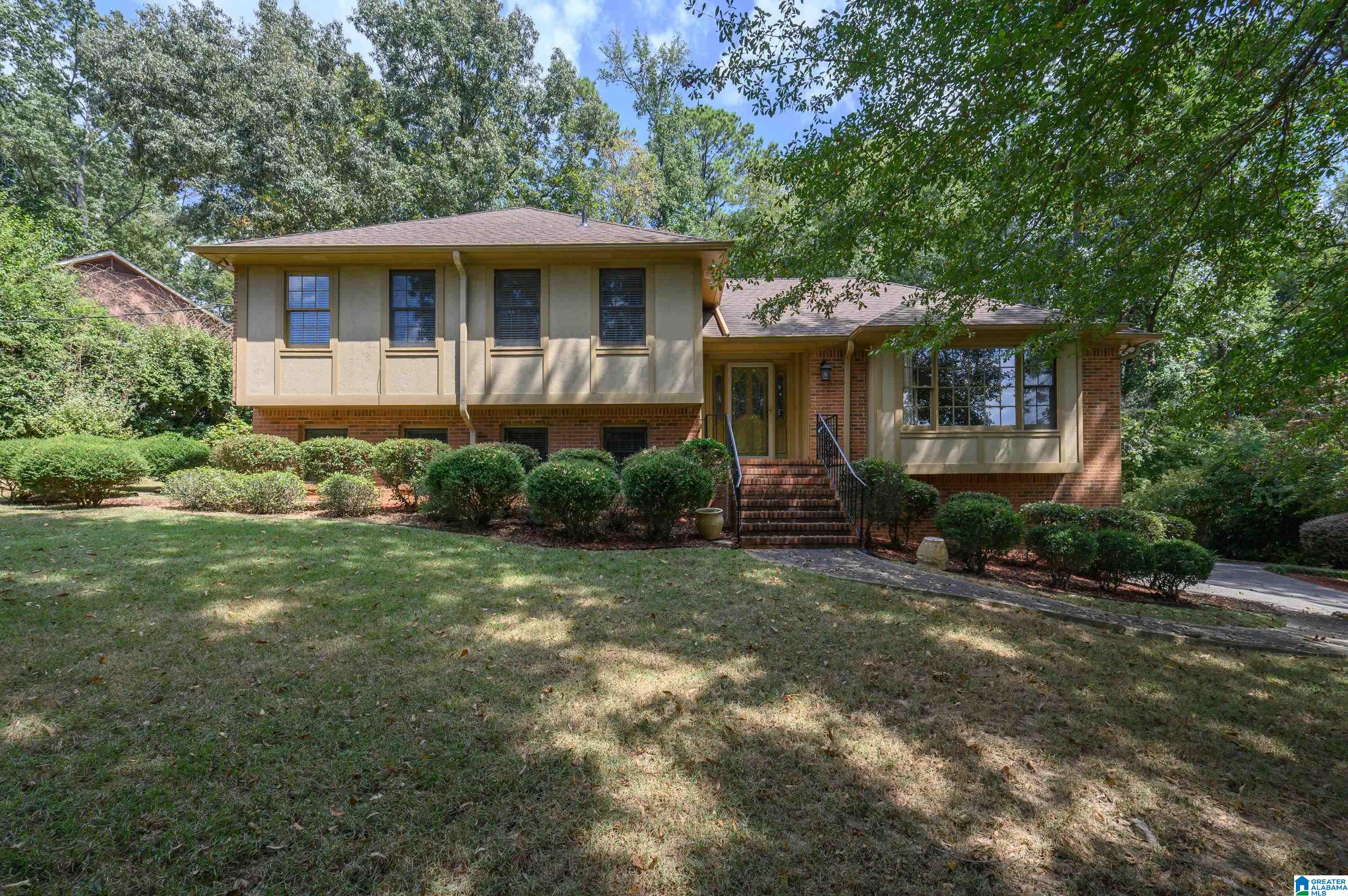 1748 Napier Drive — photo