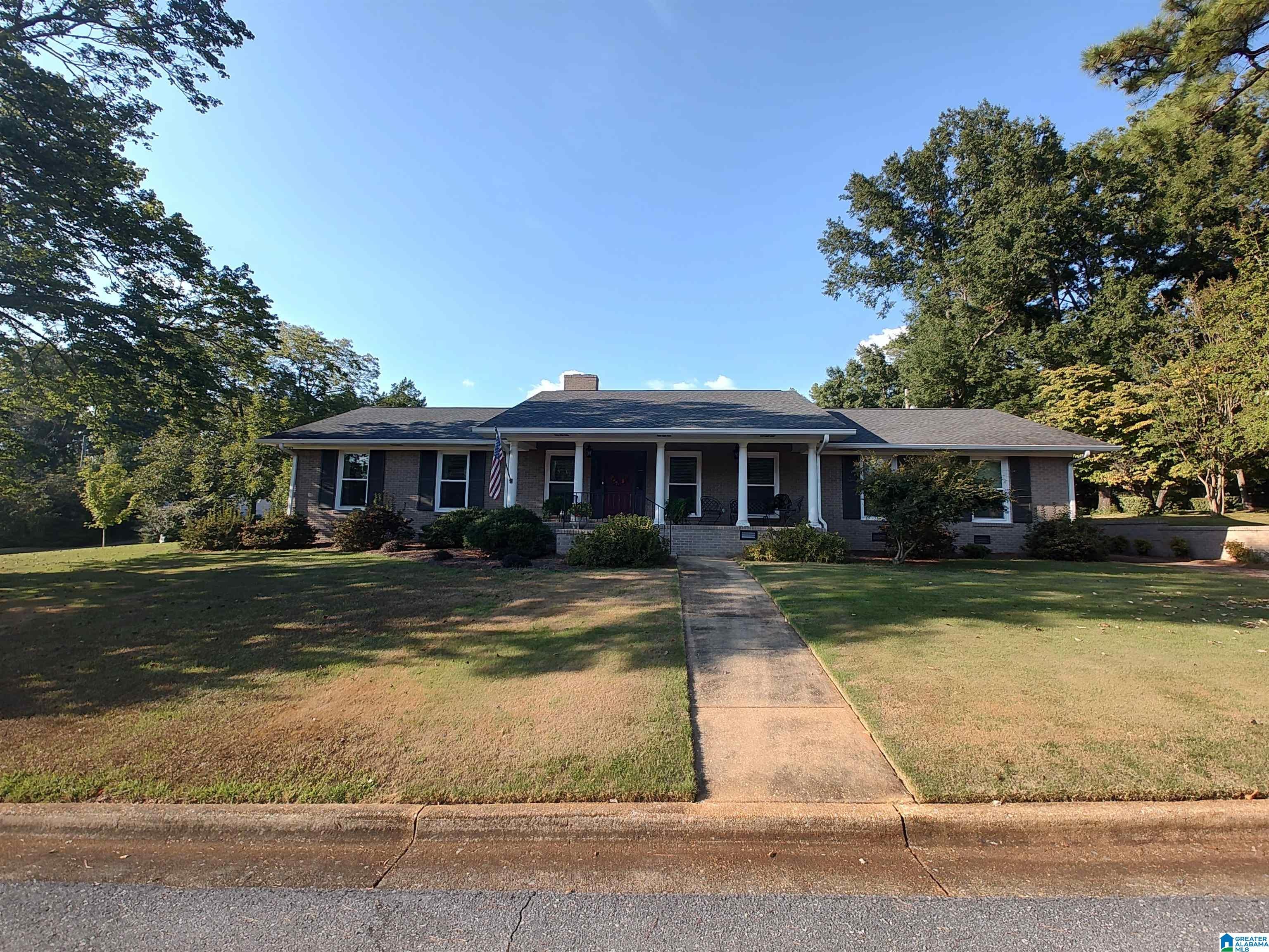901 Heritage Drive — photo