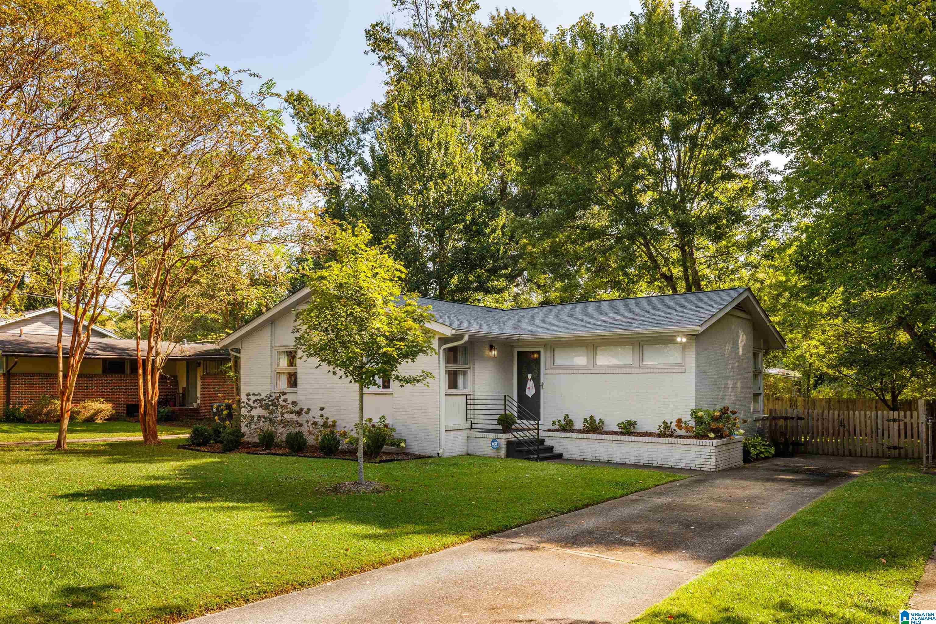 237 Daly Street — photo
